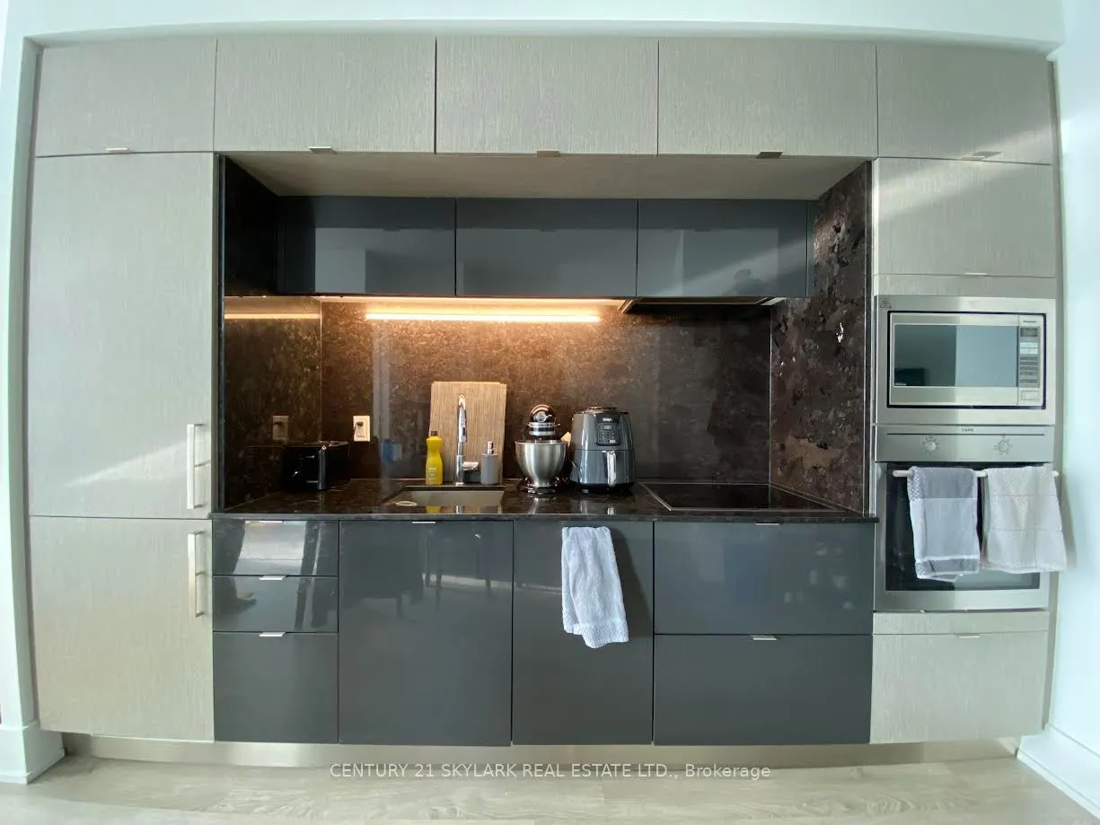 10 York Street #3808