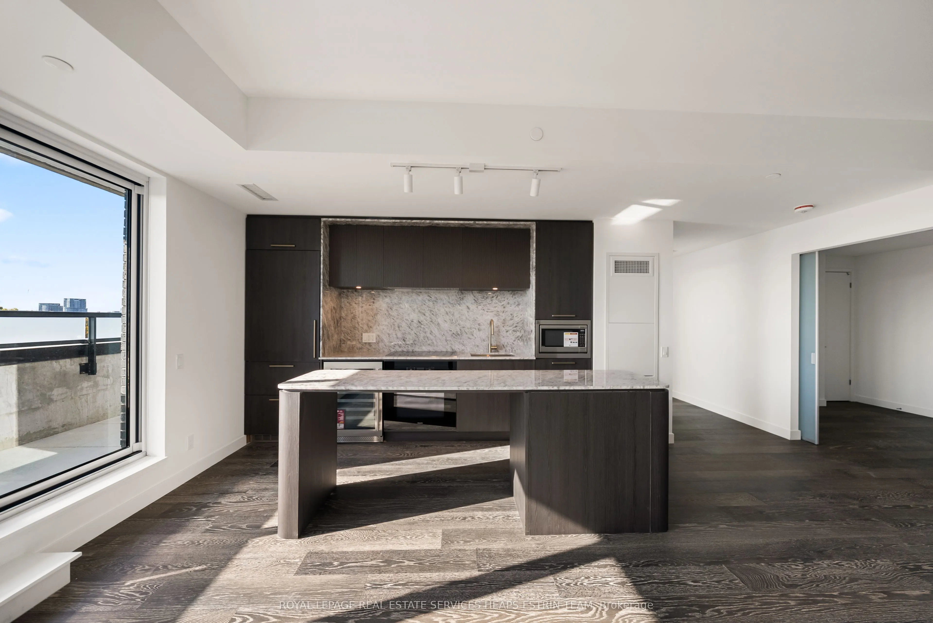 908 St.Clair Ave West Avenue #612
