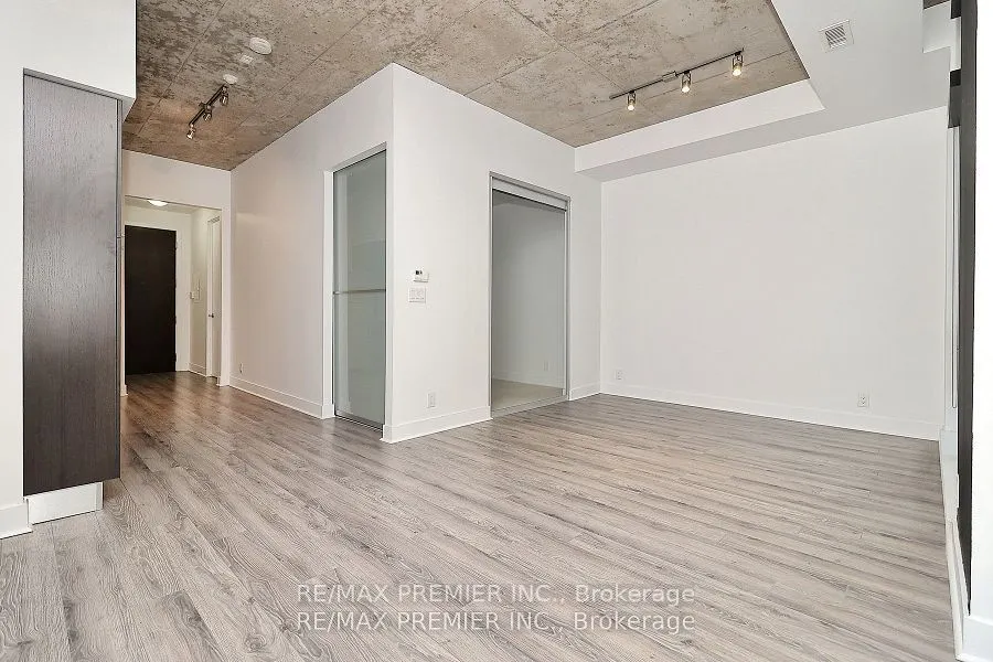 399 Adelaide Street W #501