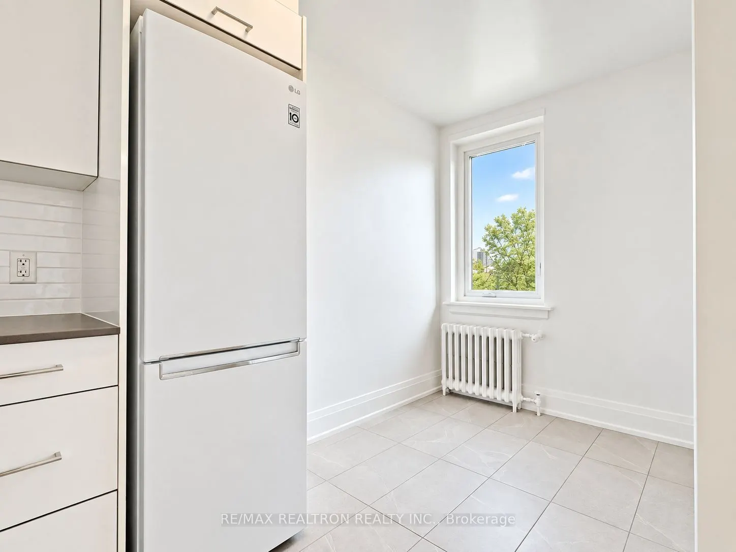 398 Avenue Road #322