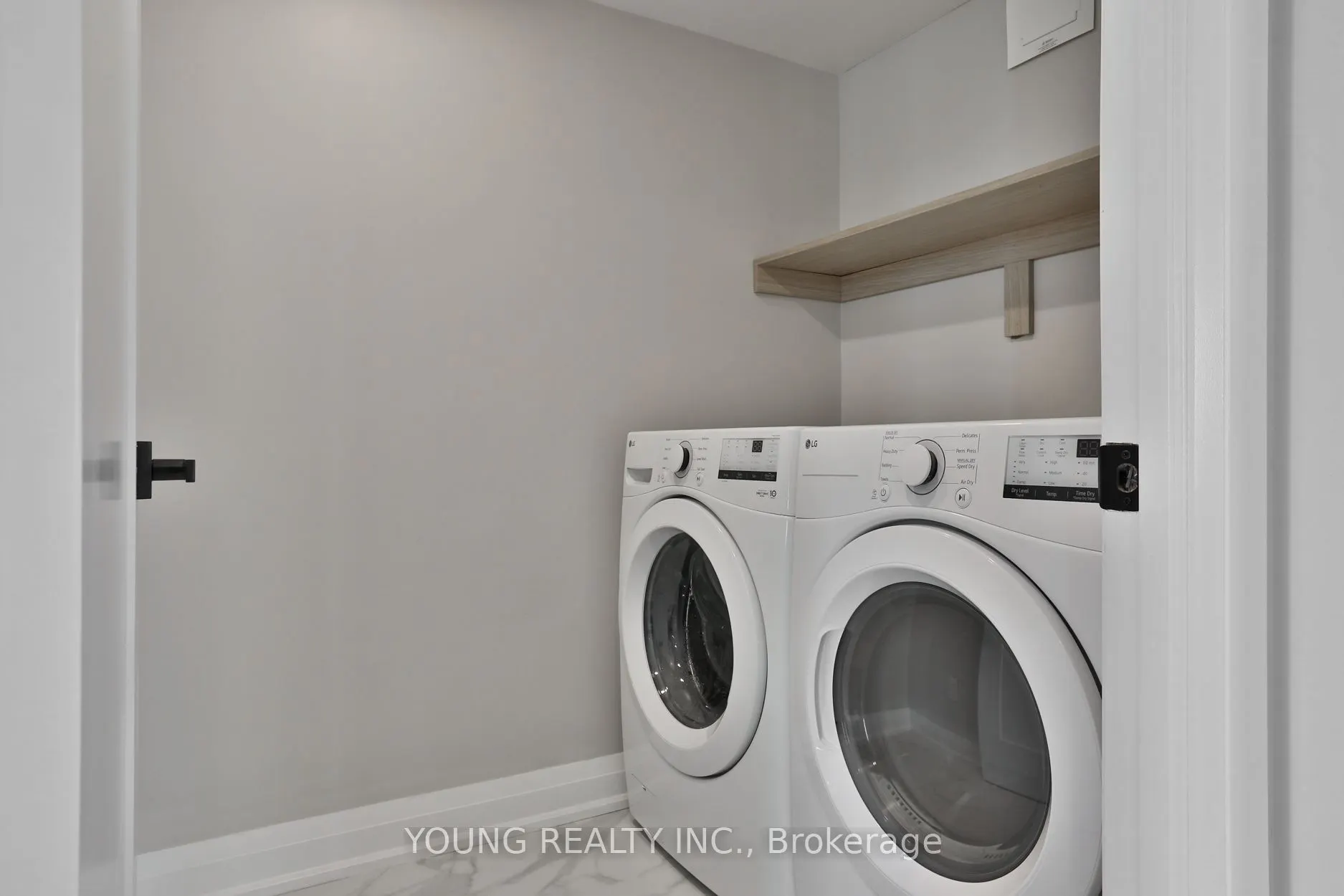 65 Skymark Drive #1406