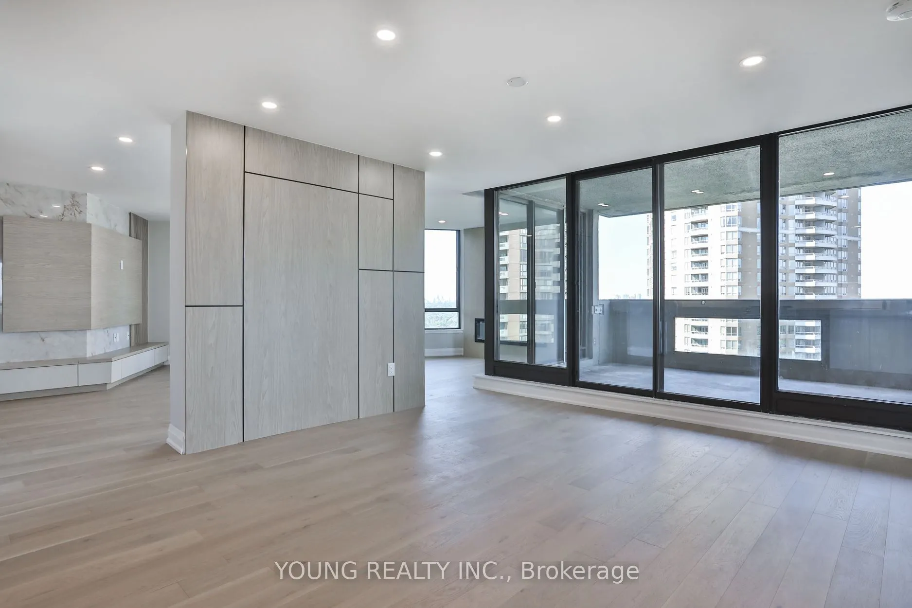 65 Skymark Drive #1406