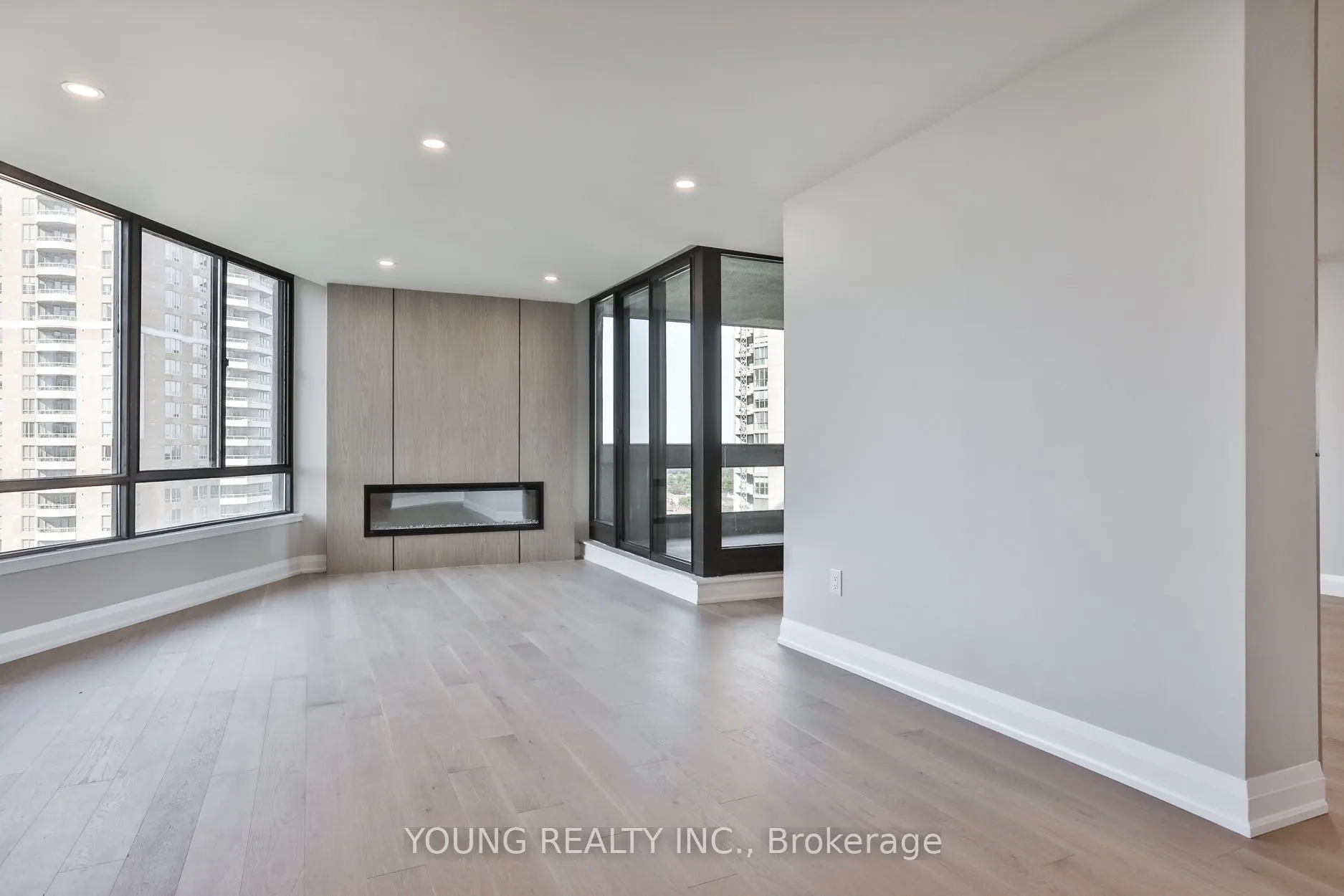65 Skymark Drive #1406