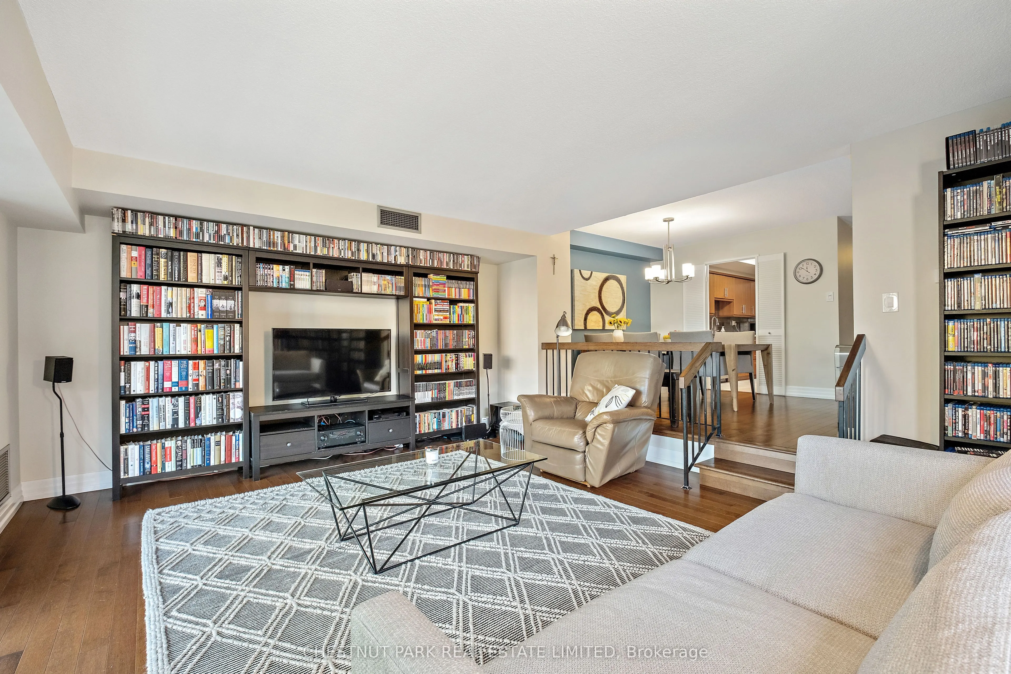 62 Wellesley Street W #304