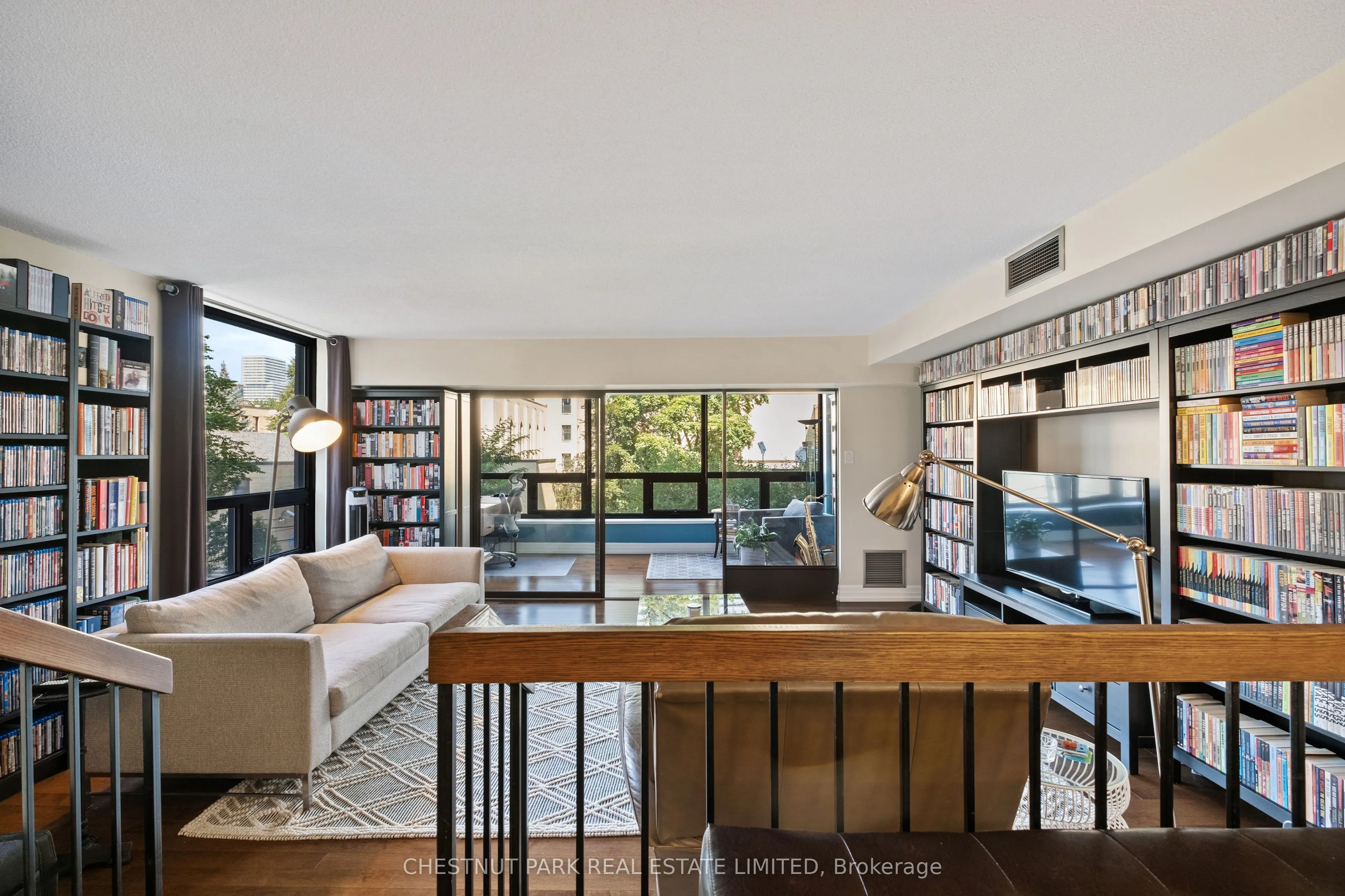 62 Wellesley Street W #304
