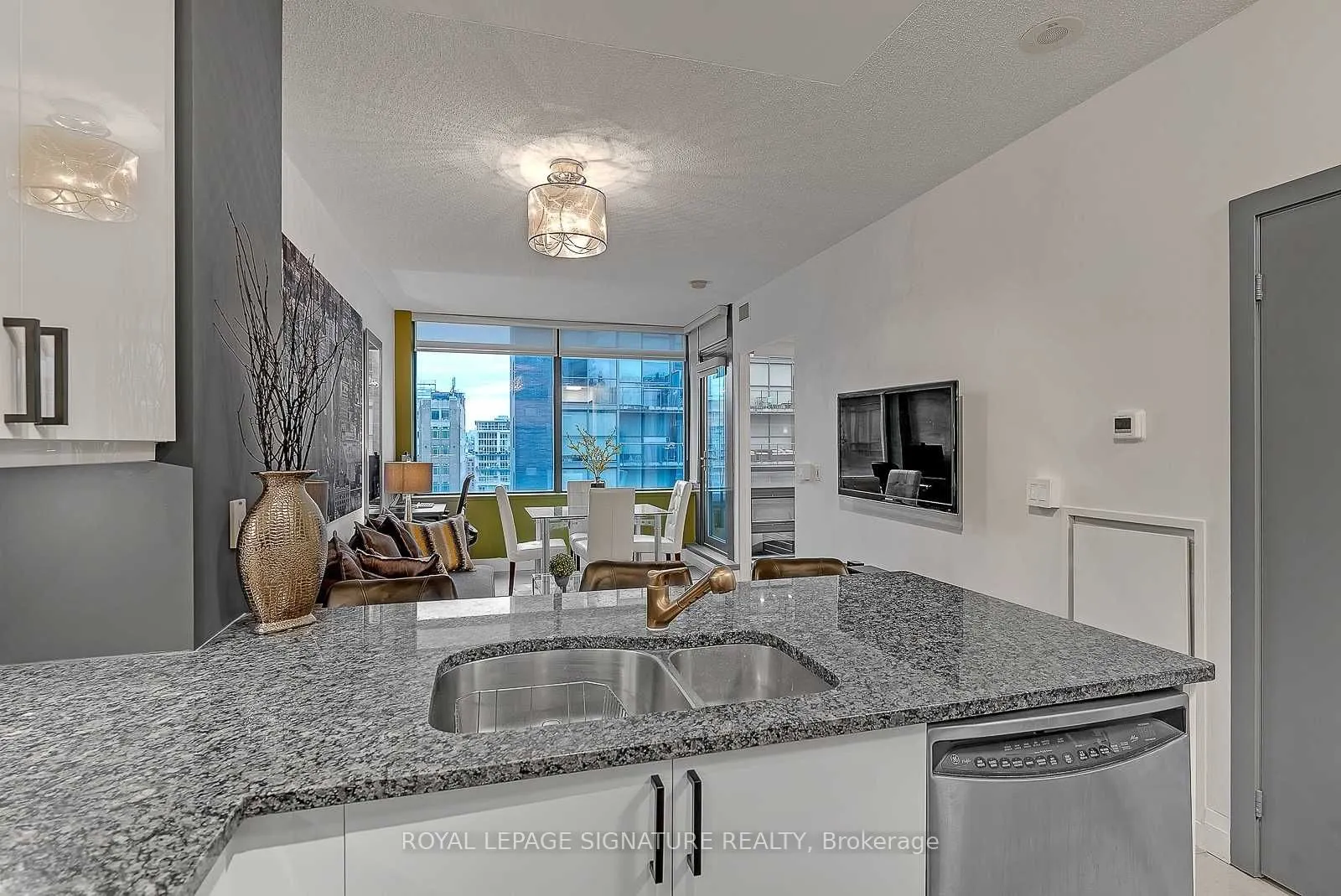 438 King Street W #1315