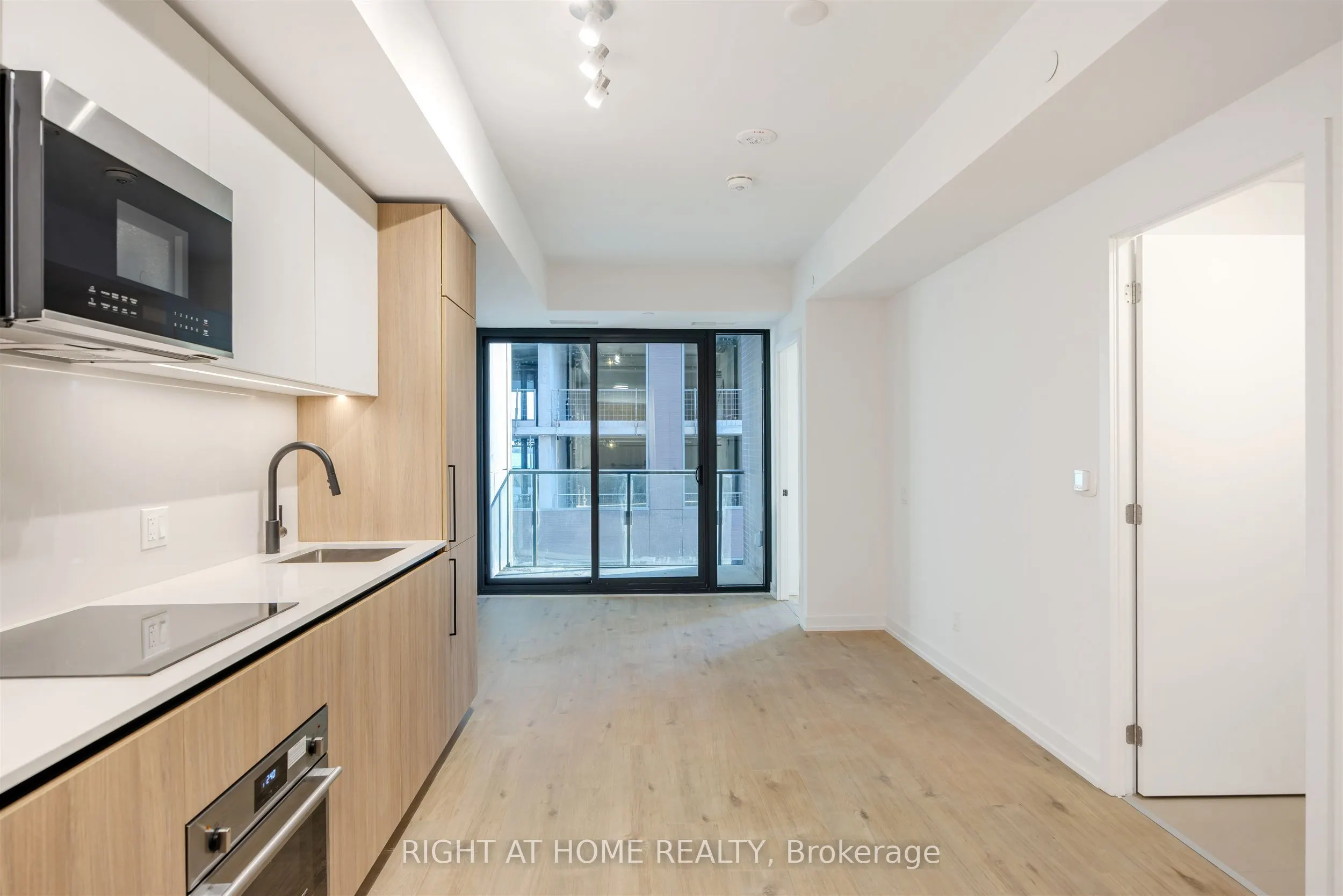 35 Parliament Street #519
