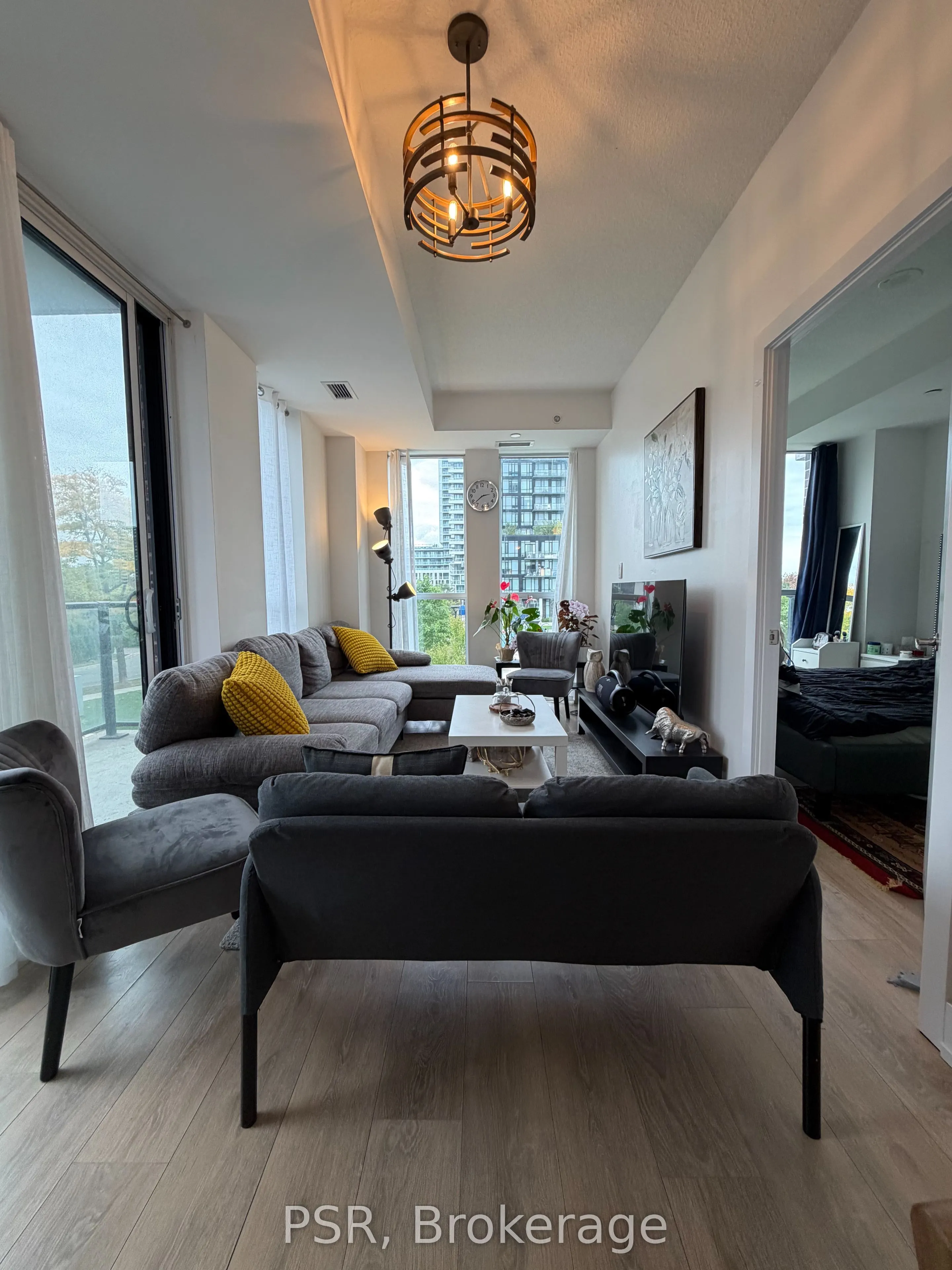 150 Fairview Mall Drive #211