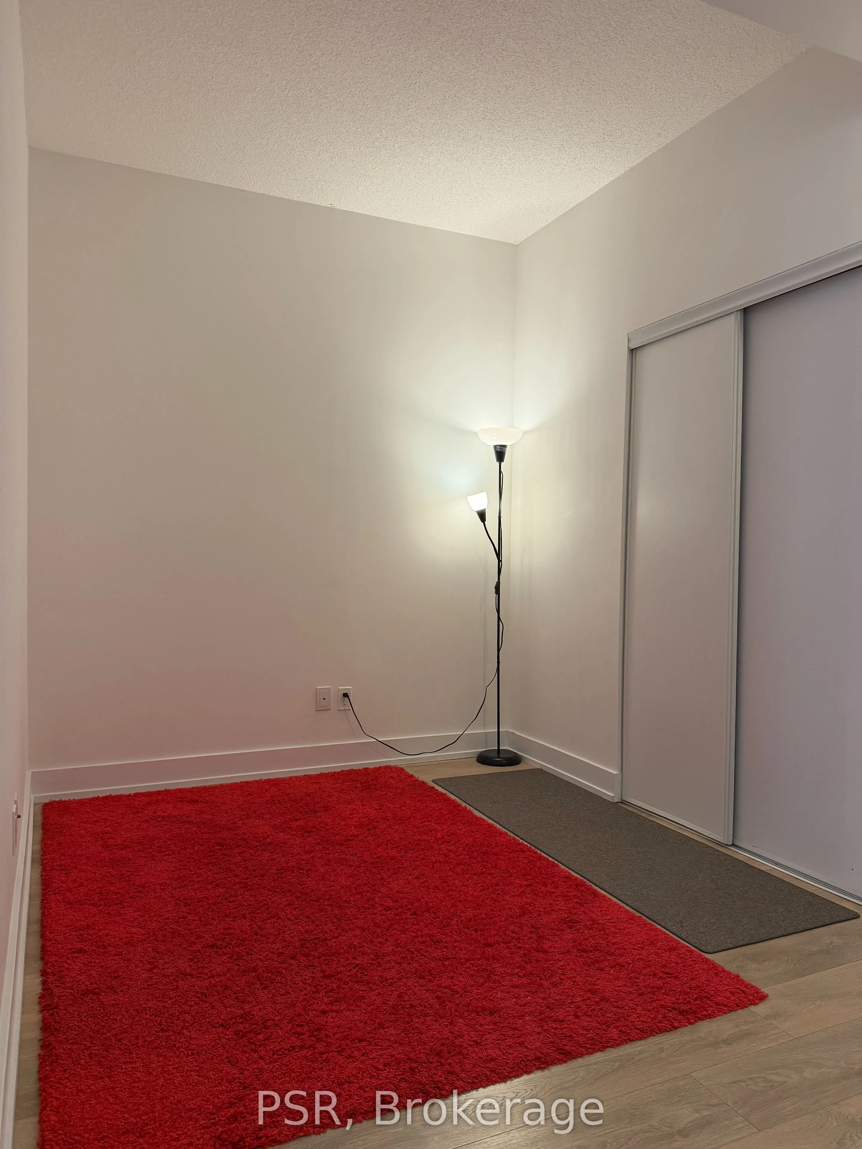 150 Fairview Mall Drive #211