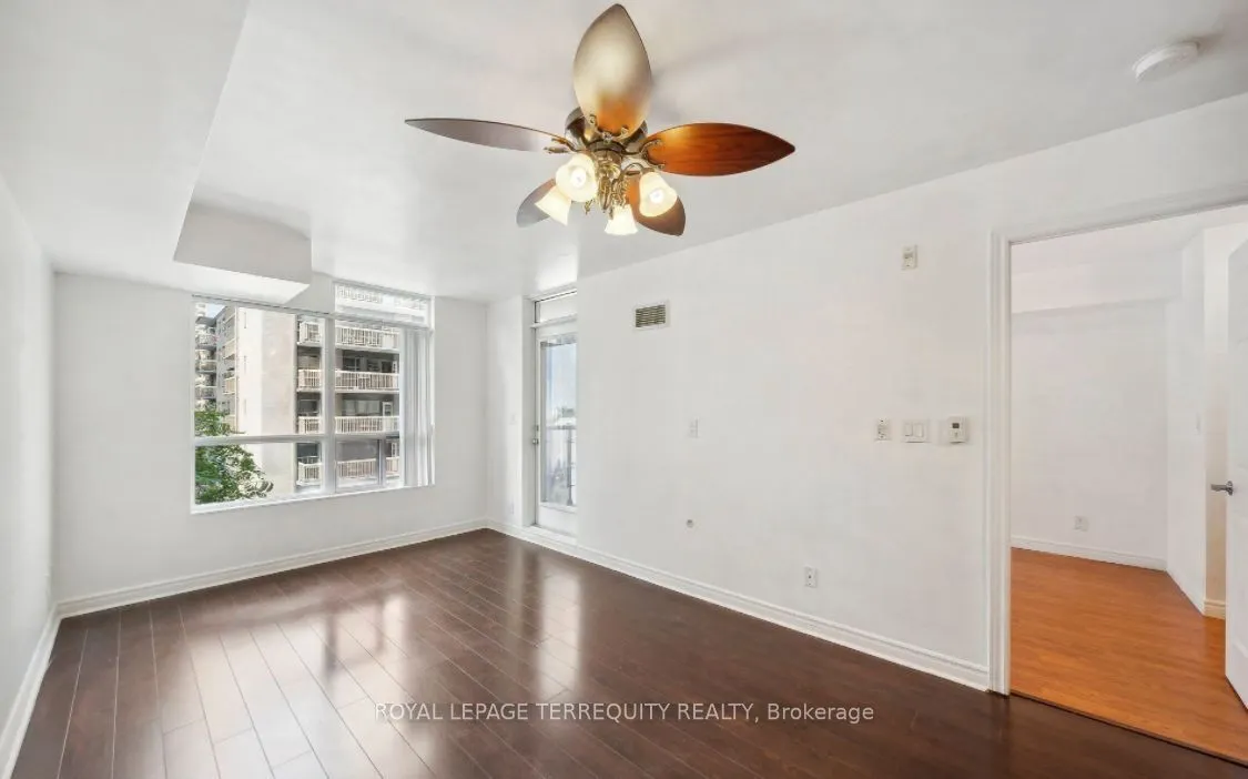225 Wellesley Street E #407