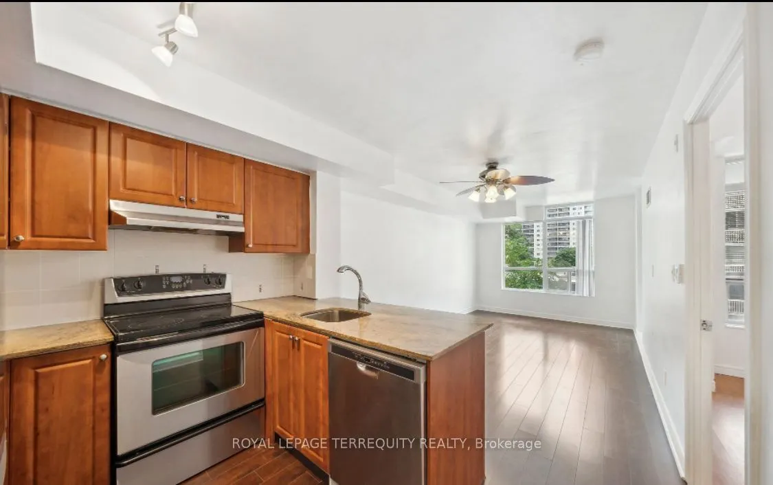 225 Wellesley Street E #407