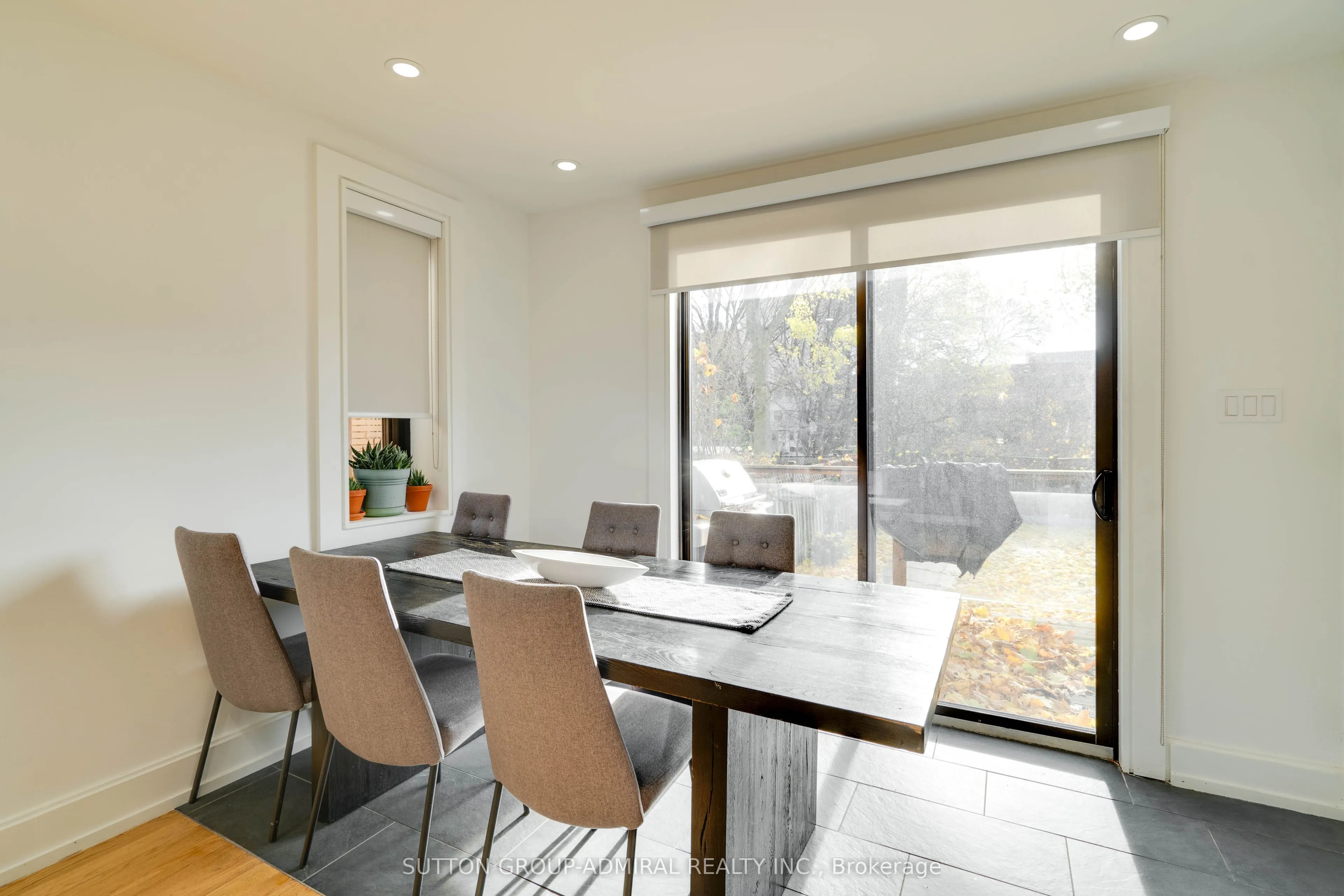 127 Orchard View Boulevard