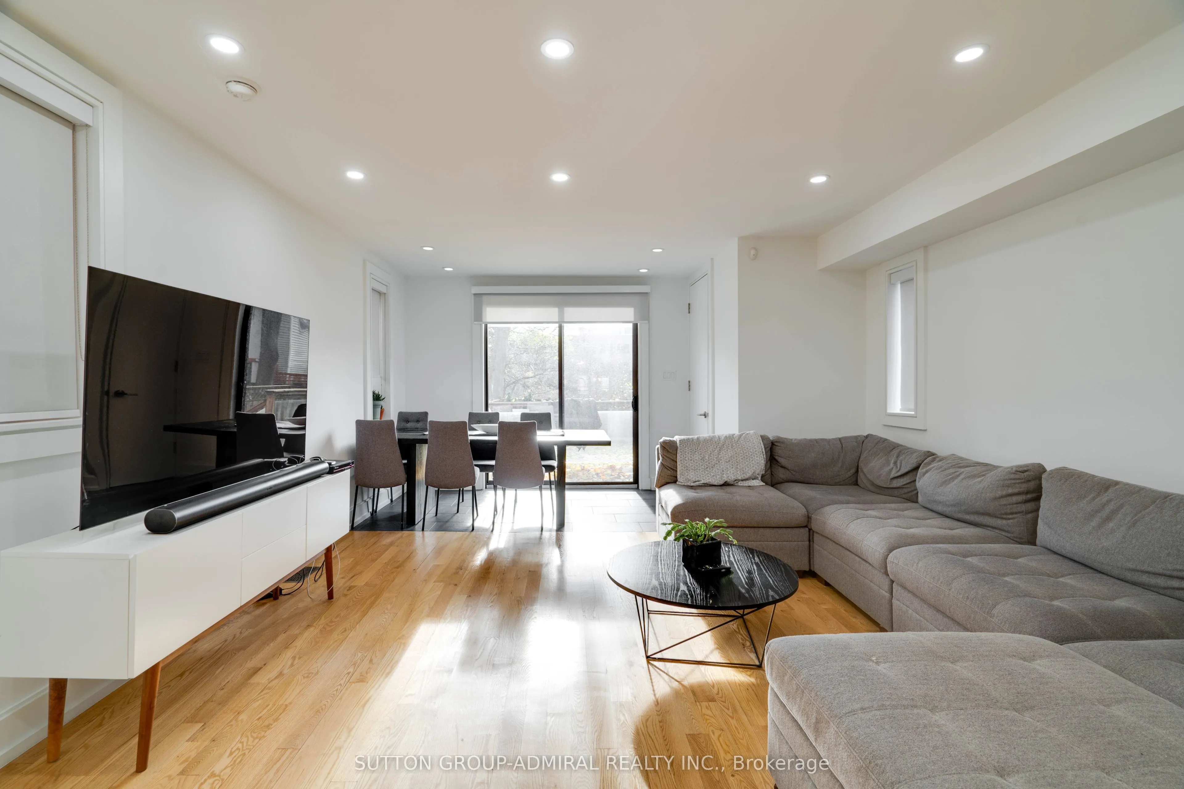 127 Orchard View Boulevard
