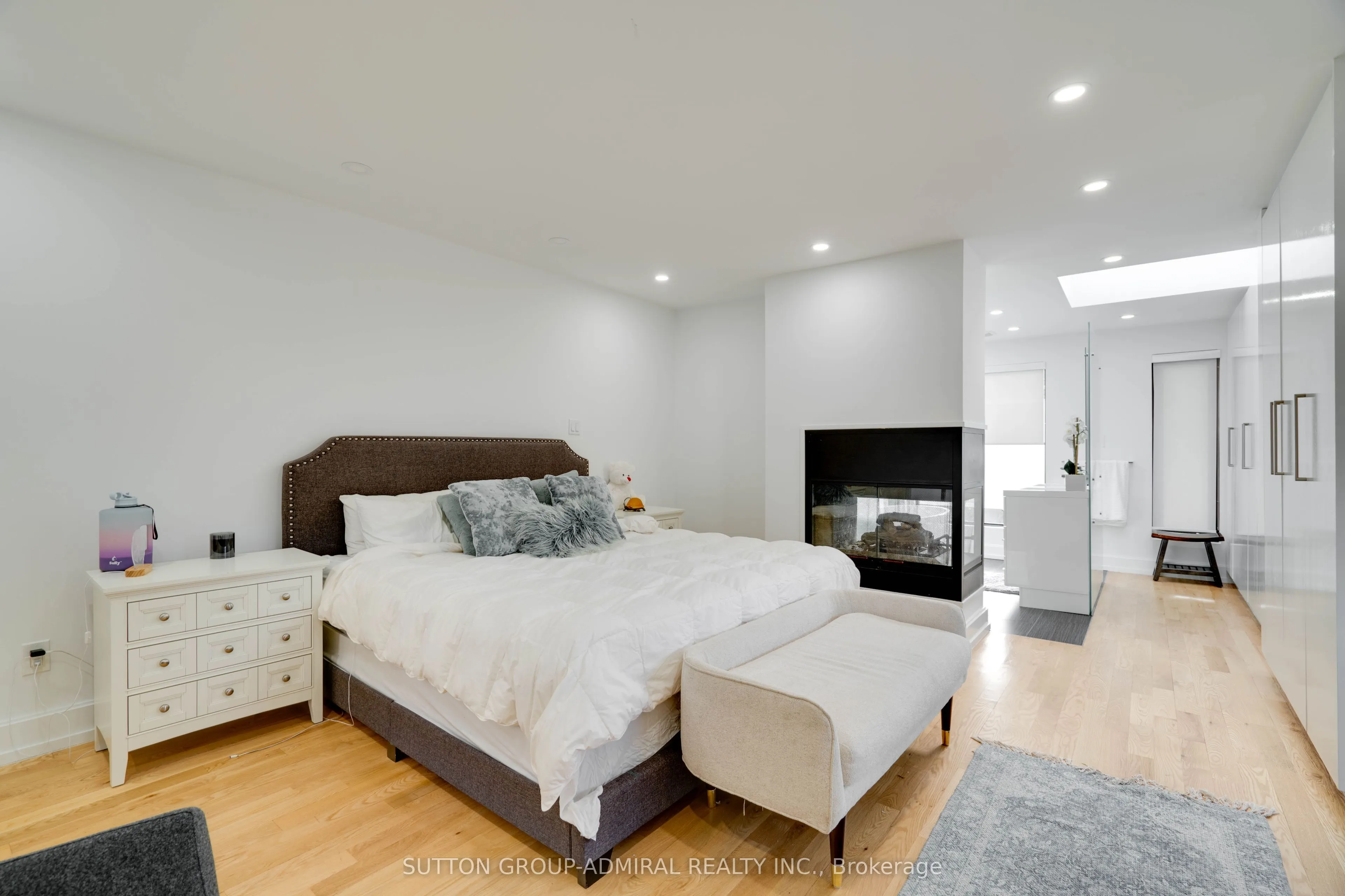 127 Orchard View Boulevard