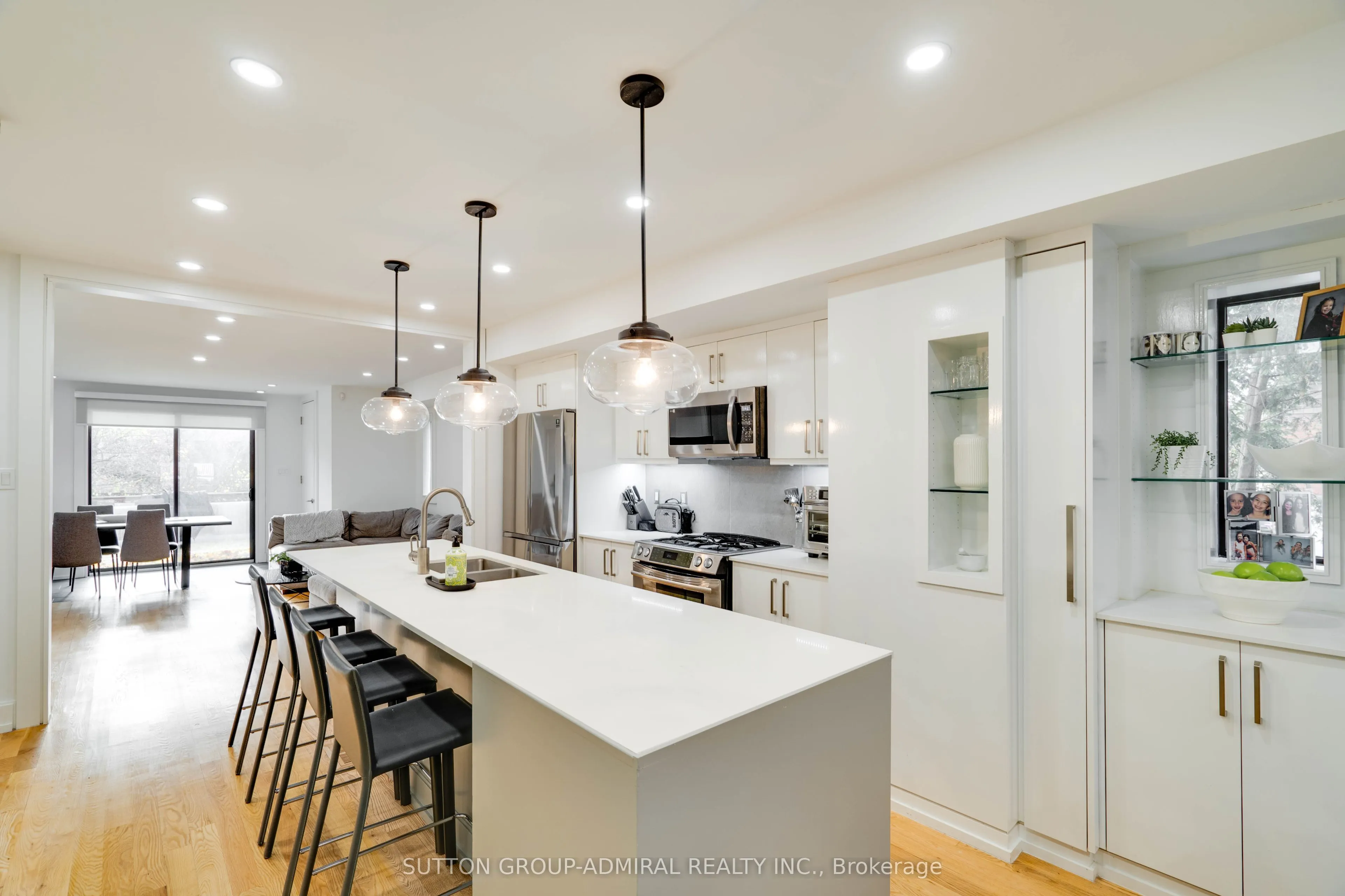 127 Orchard View Boulevard