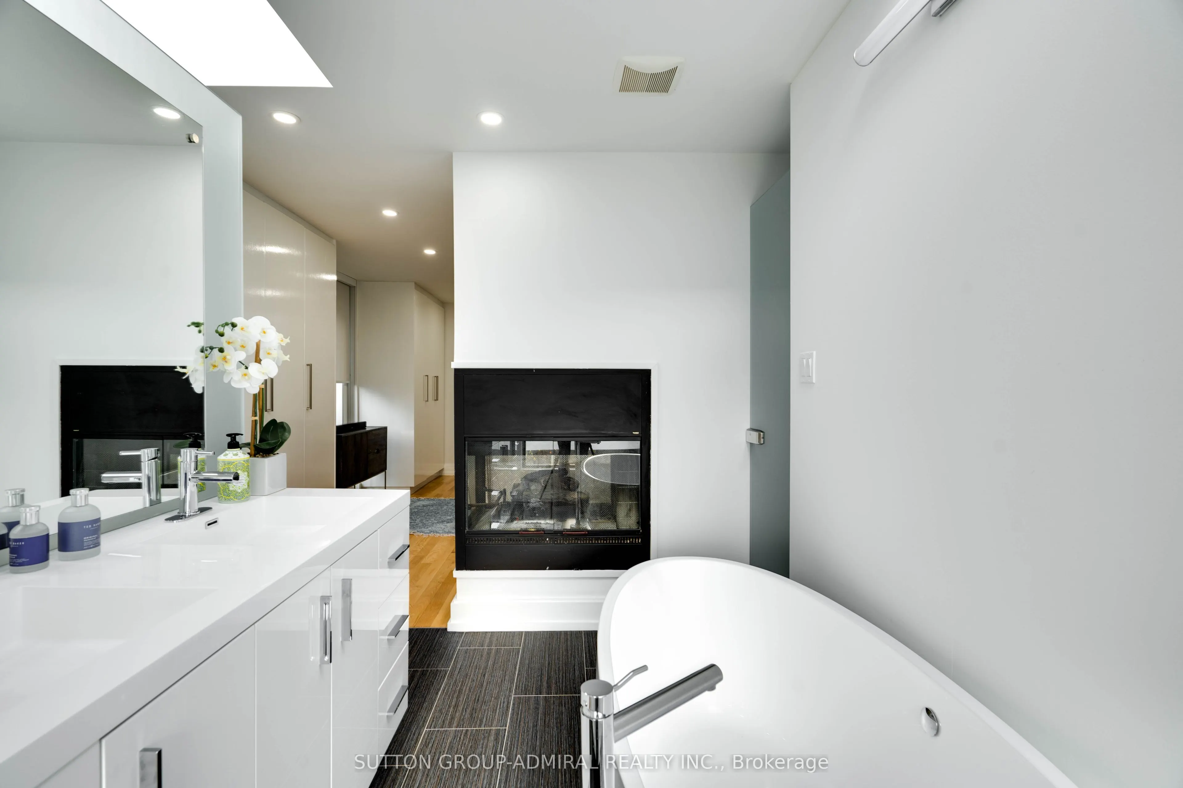 127 Orchard View Boulevard