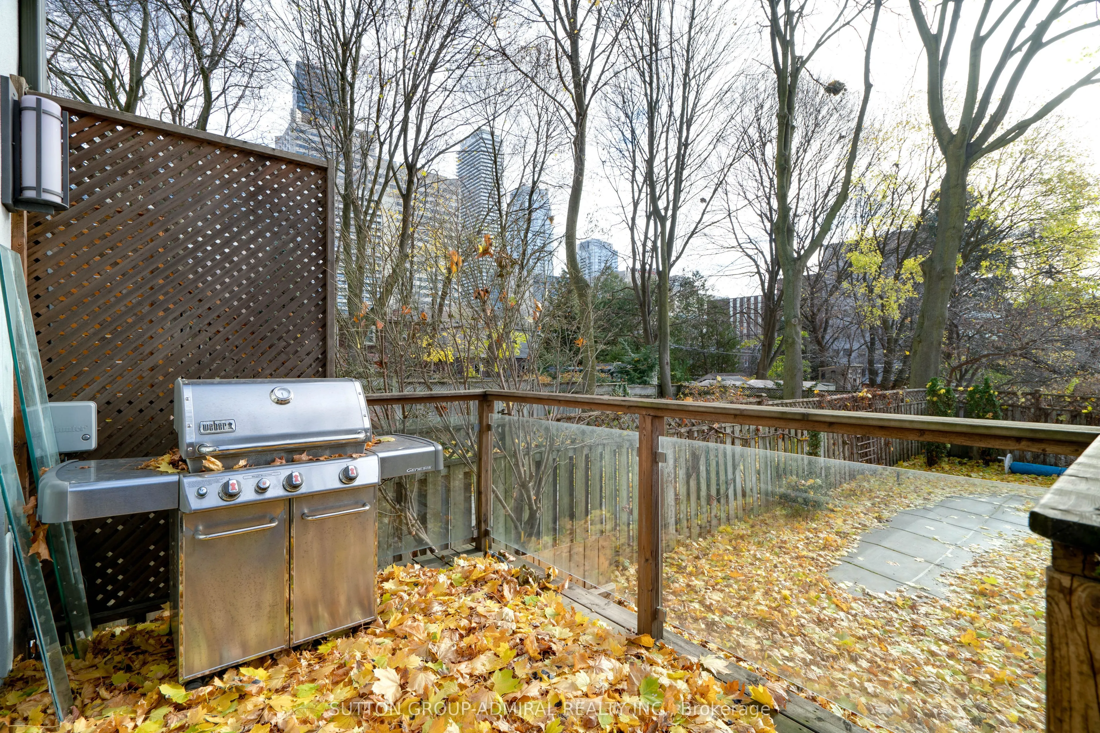 127 Orchard View Boulevard