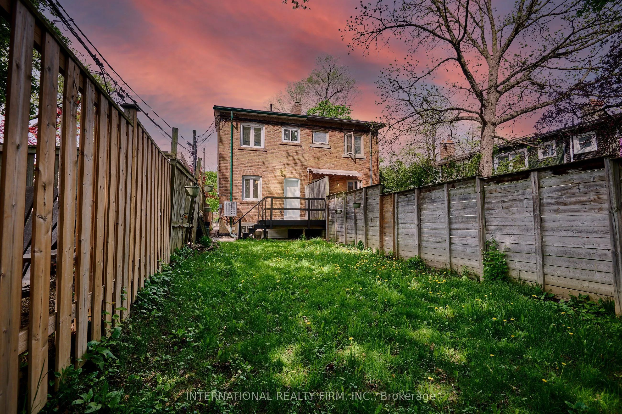 171 Duplex Avenue