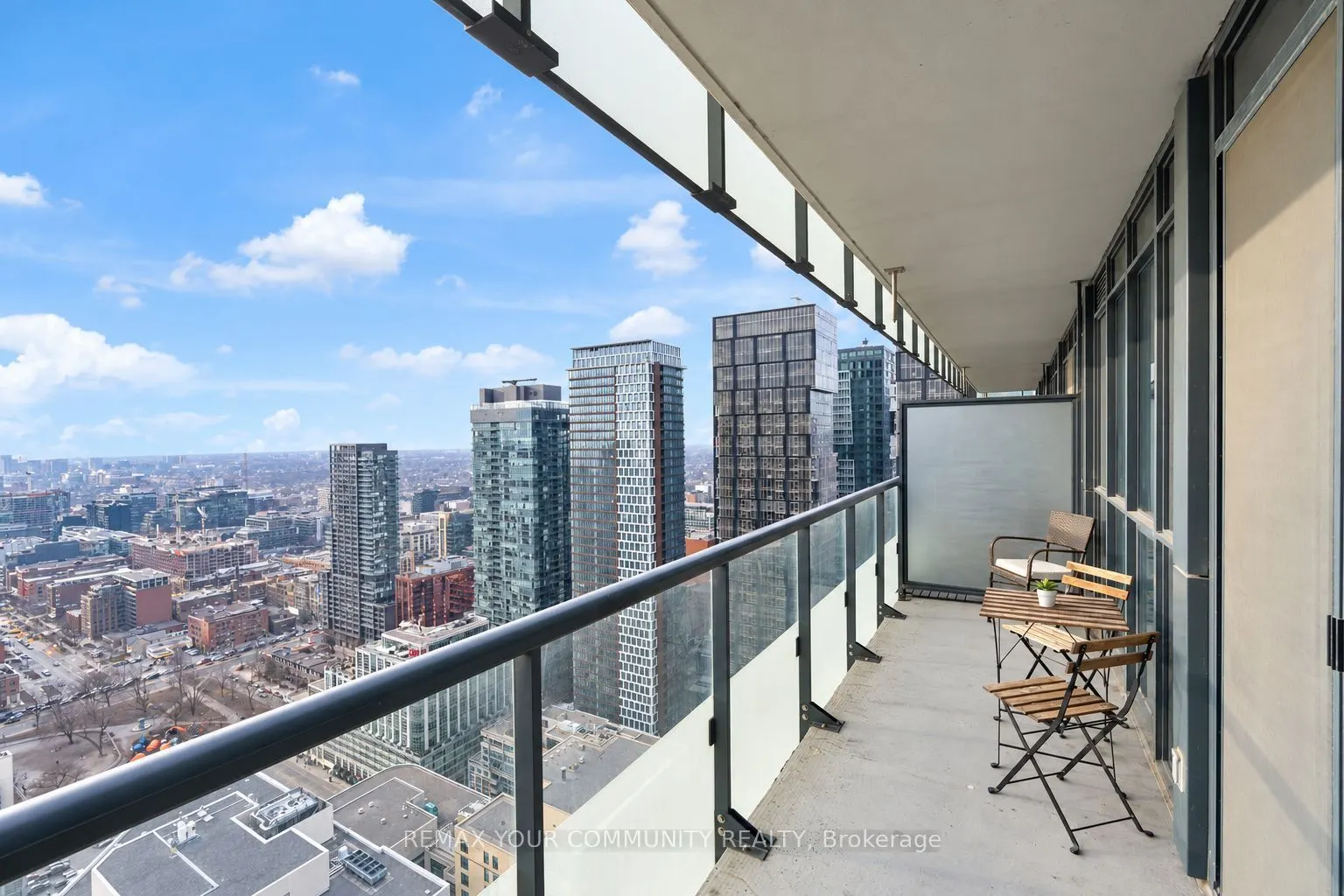 300 Front Street W #4202