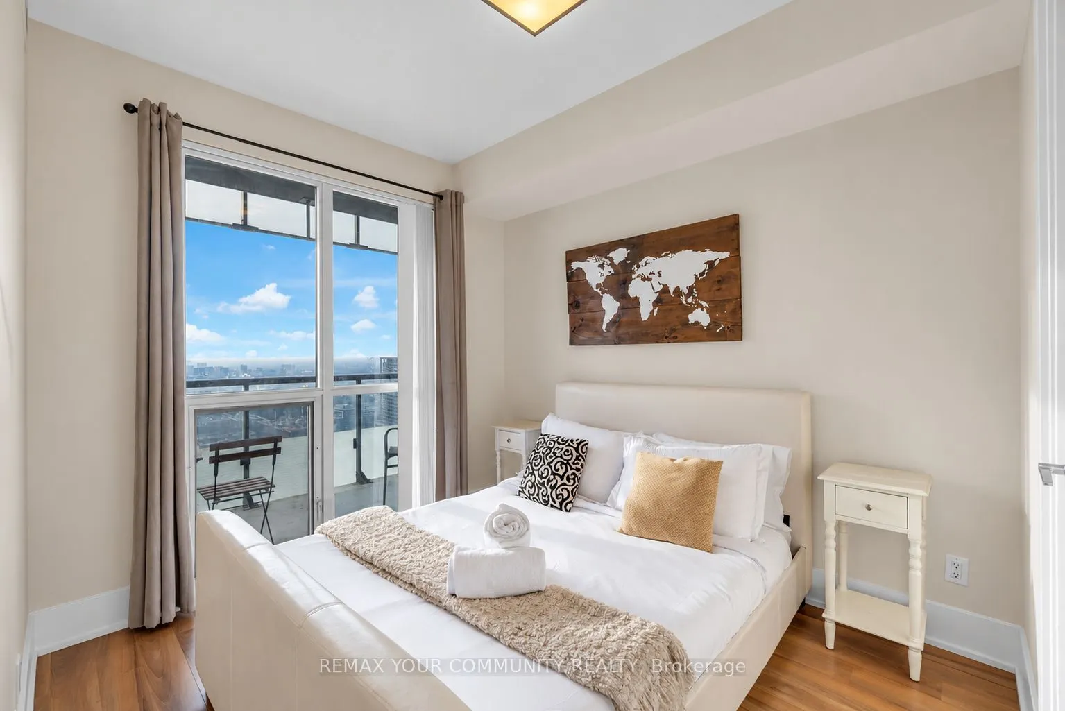 300 Front Street W #4202