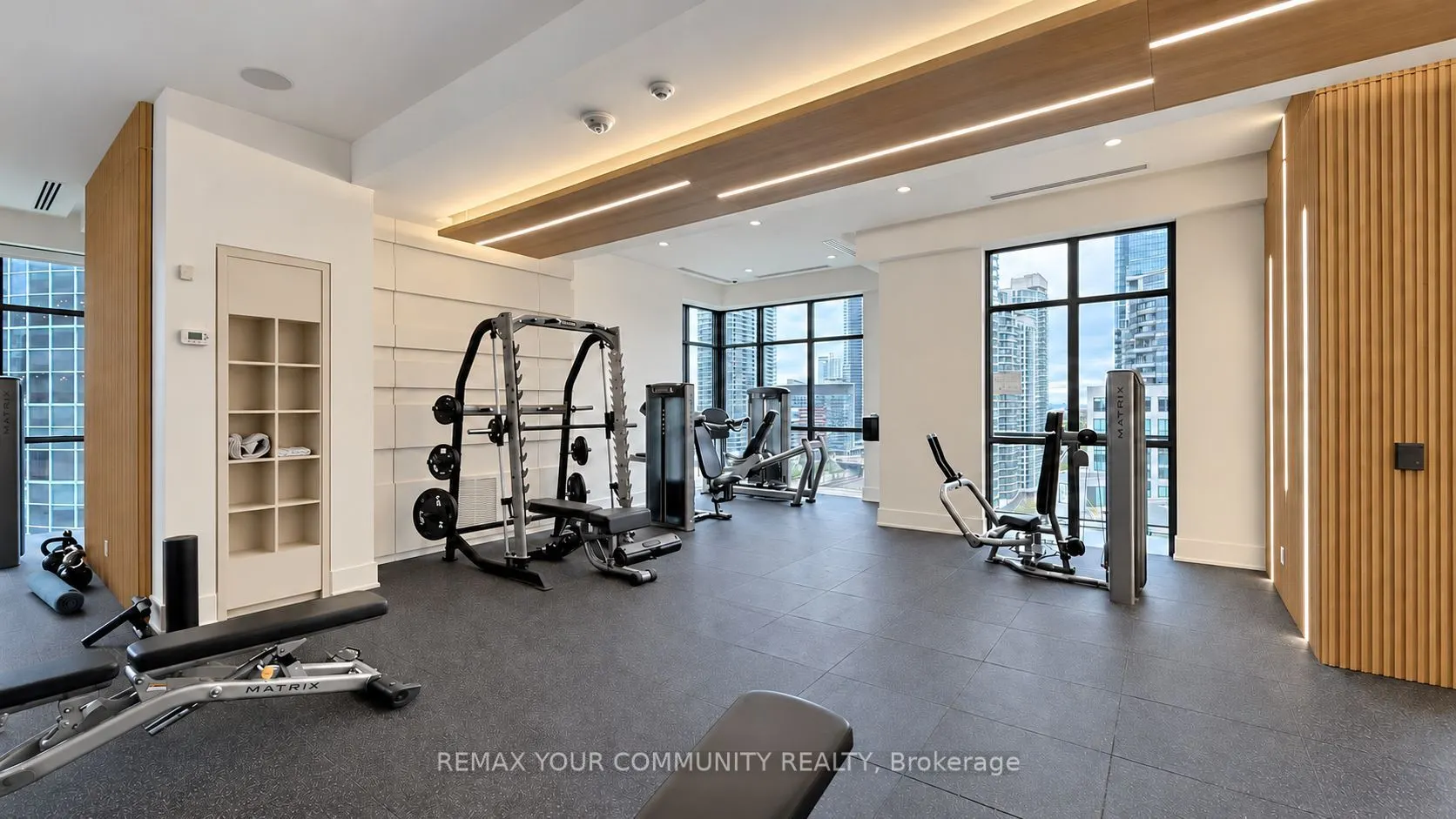 300 Front Street W #4202