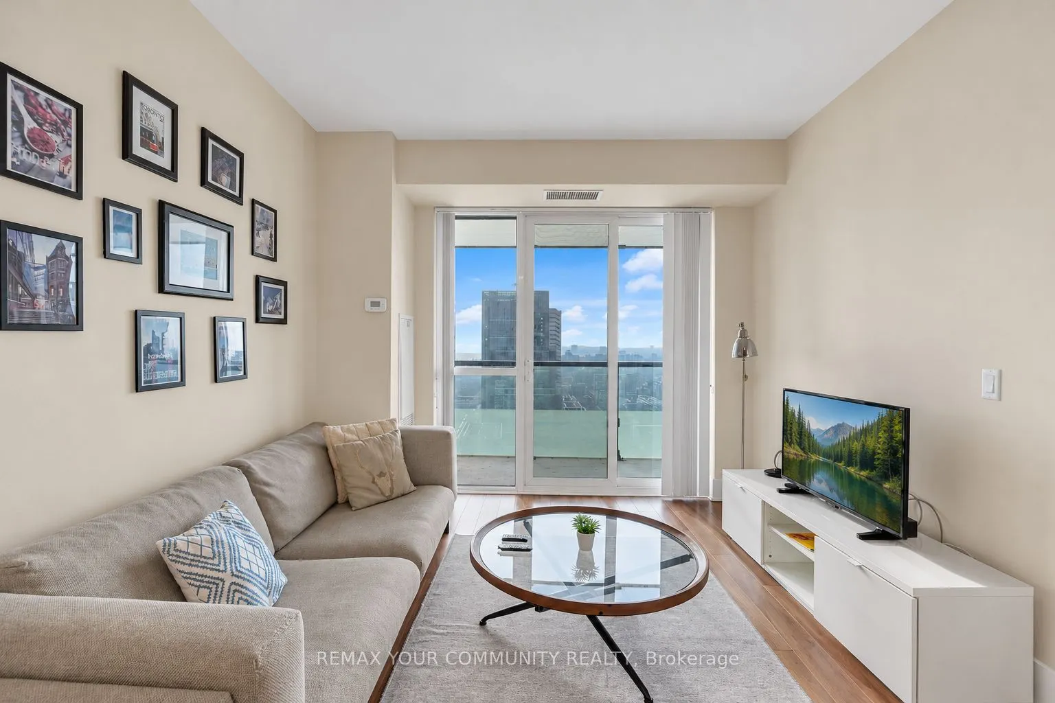 300 Front Street W #4202