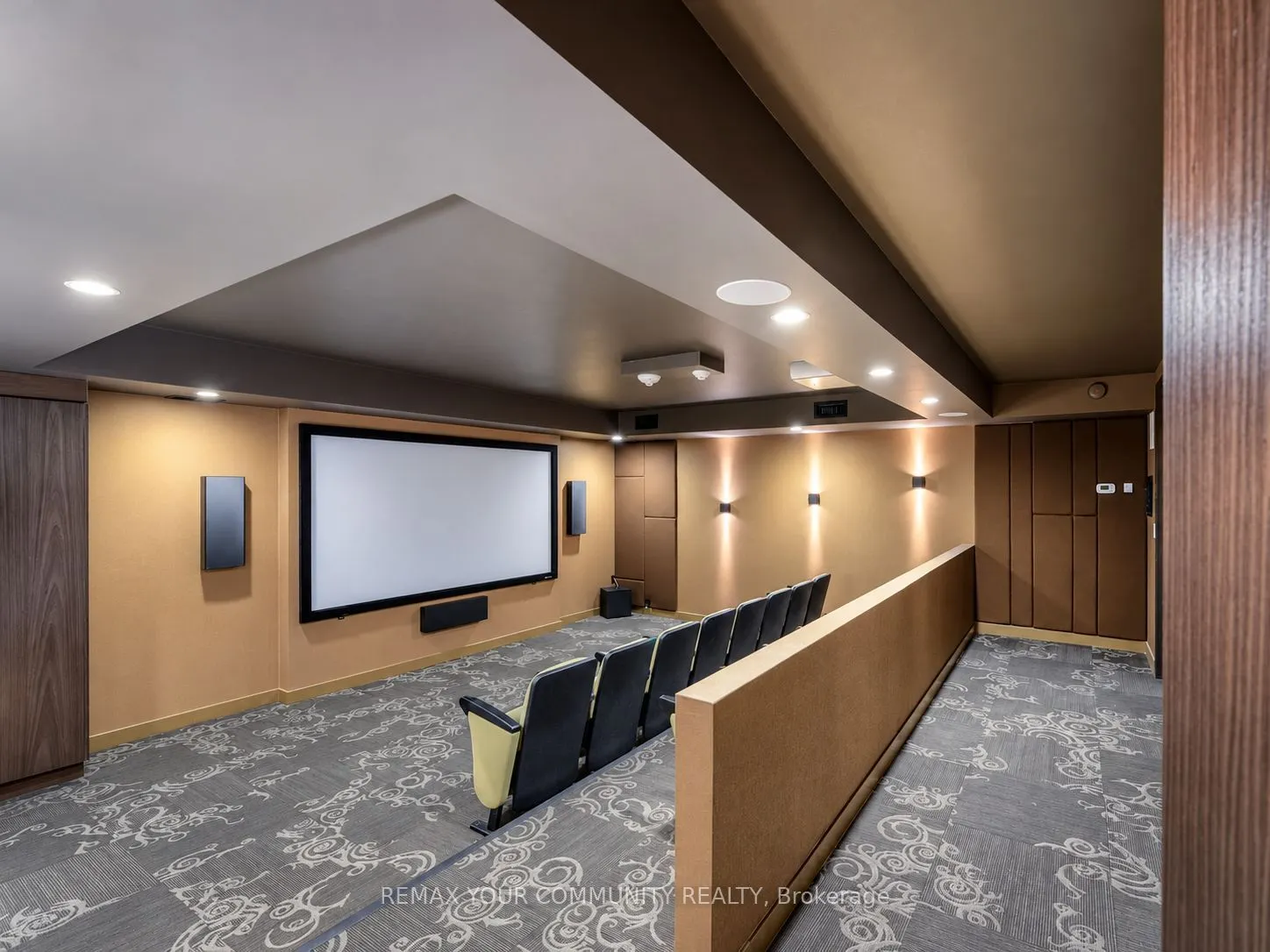 300 Front Street W #4202