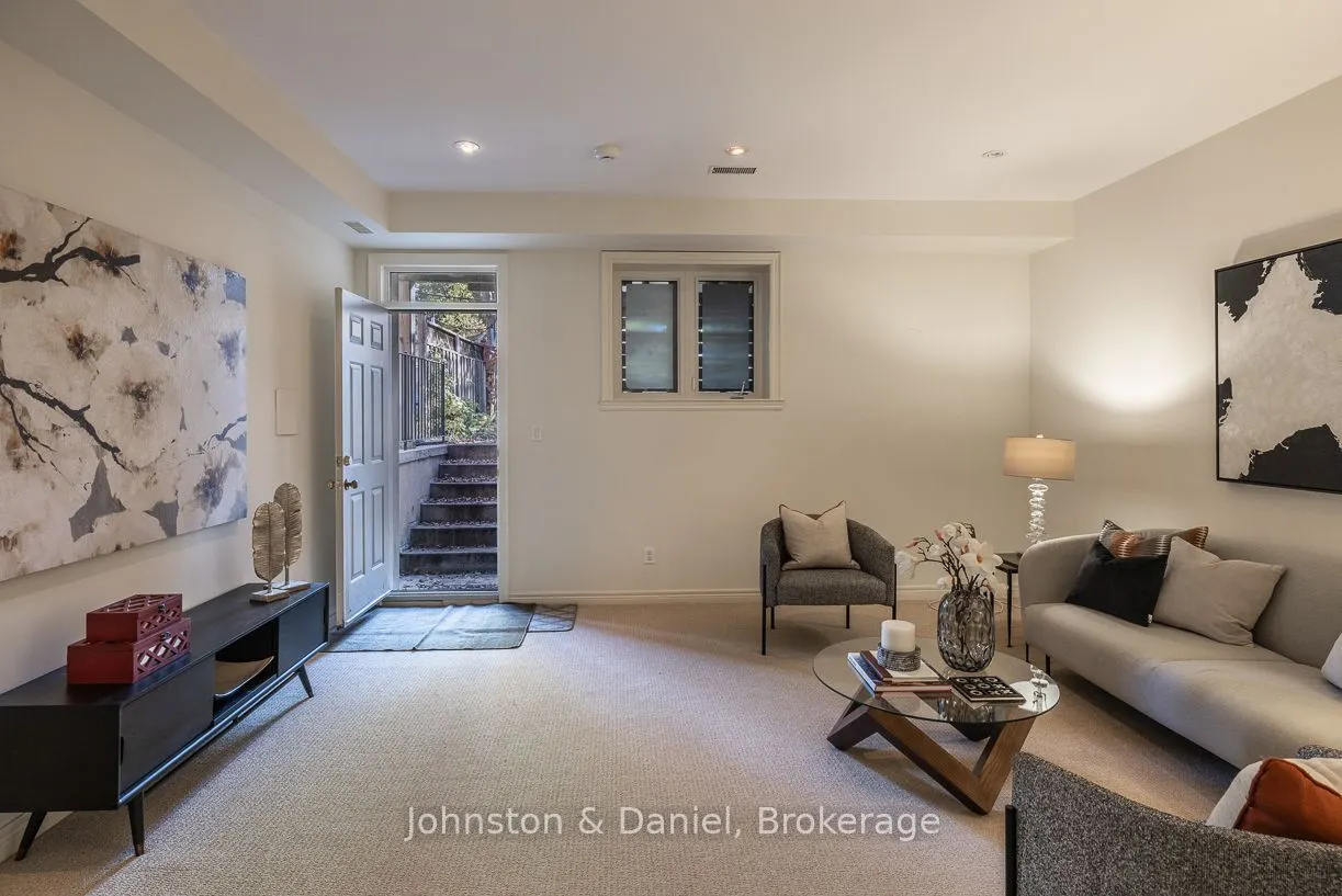 47 Castlefield Avenue