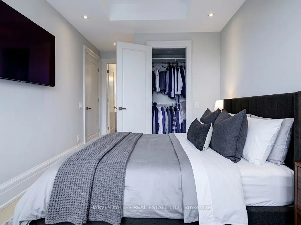 181 Davenport Road #302