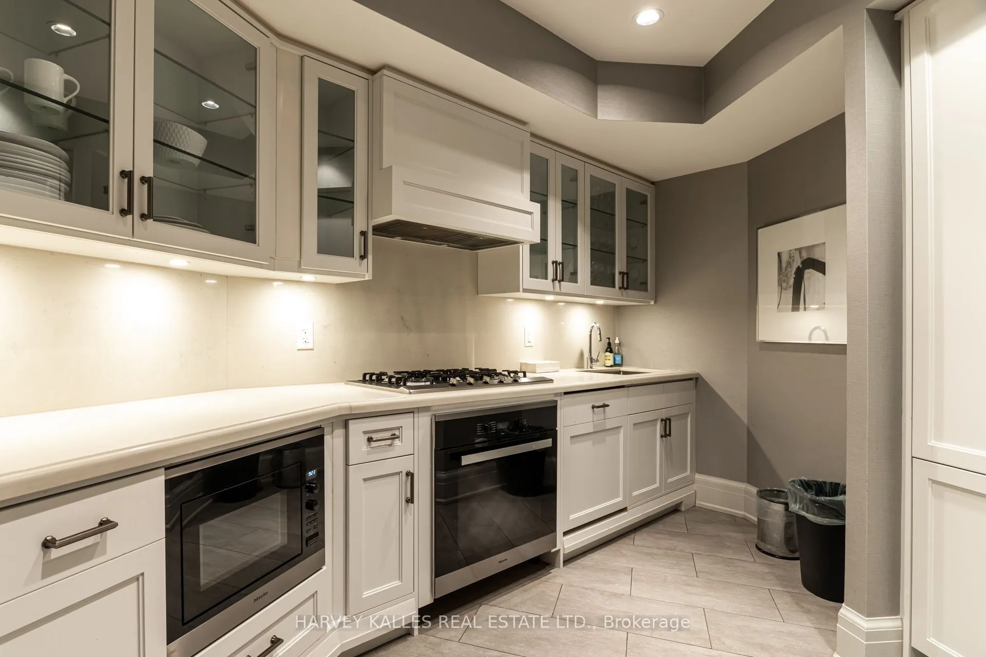 181 Davenport Road #302