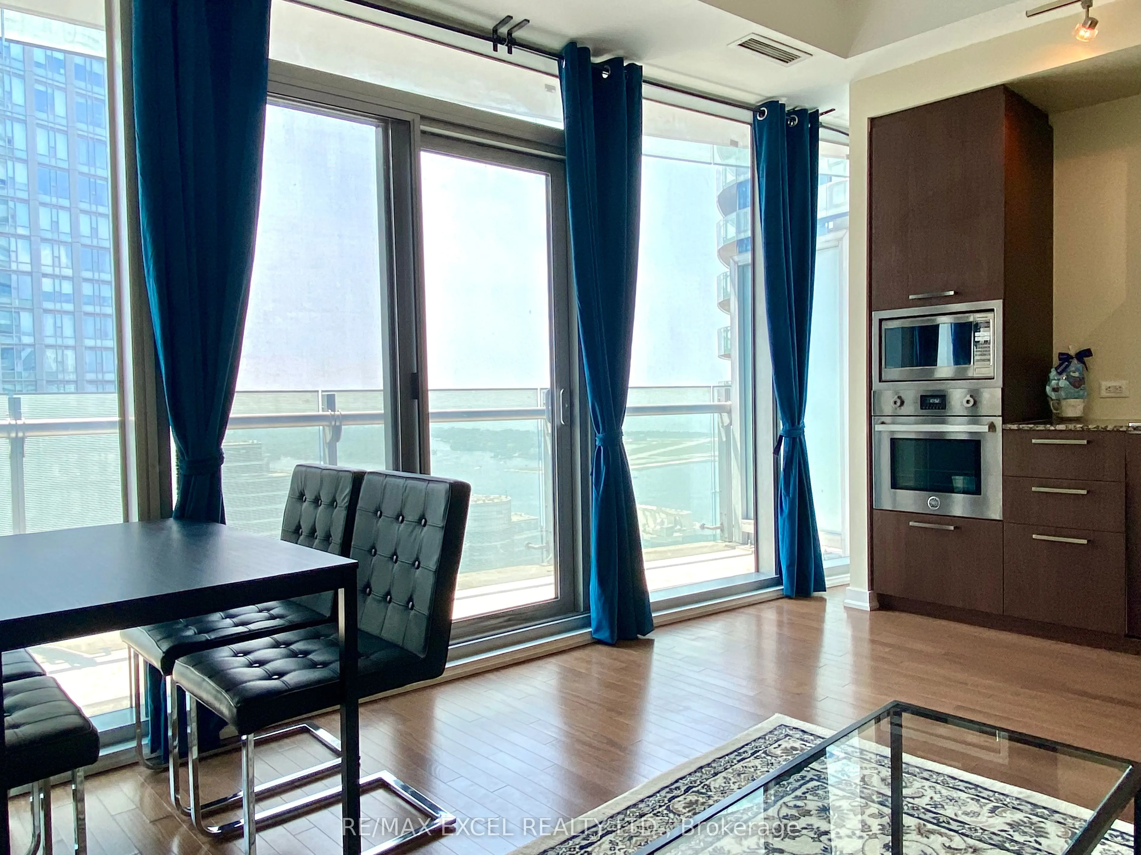 14 York Street #3704