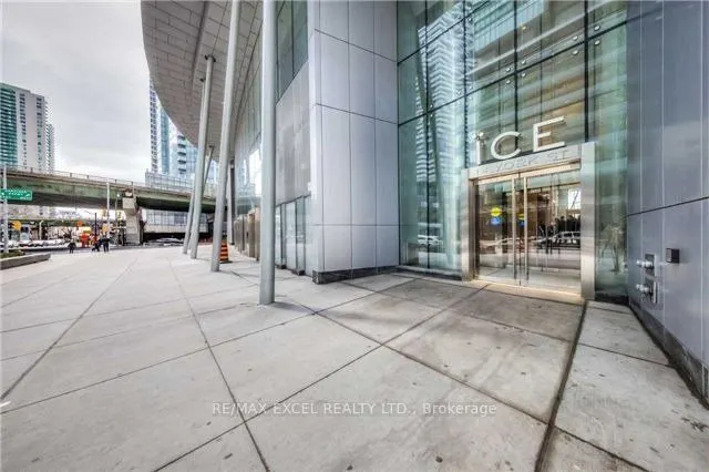 14 York Street #3704