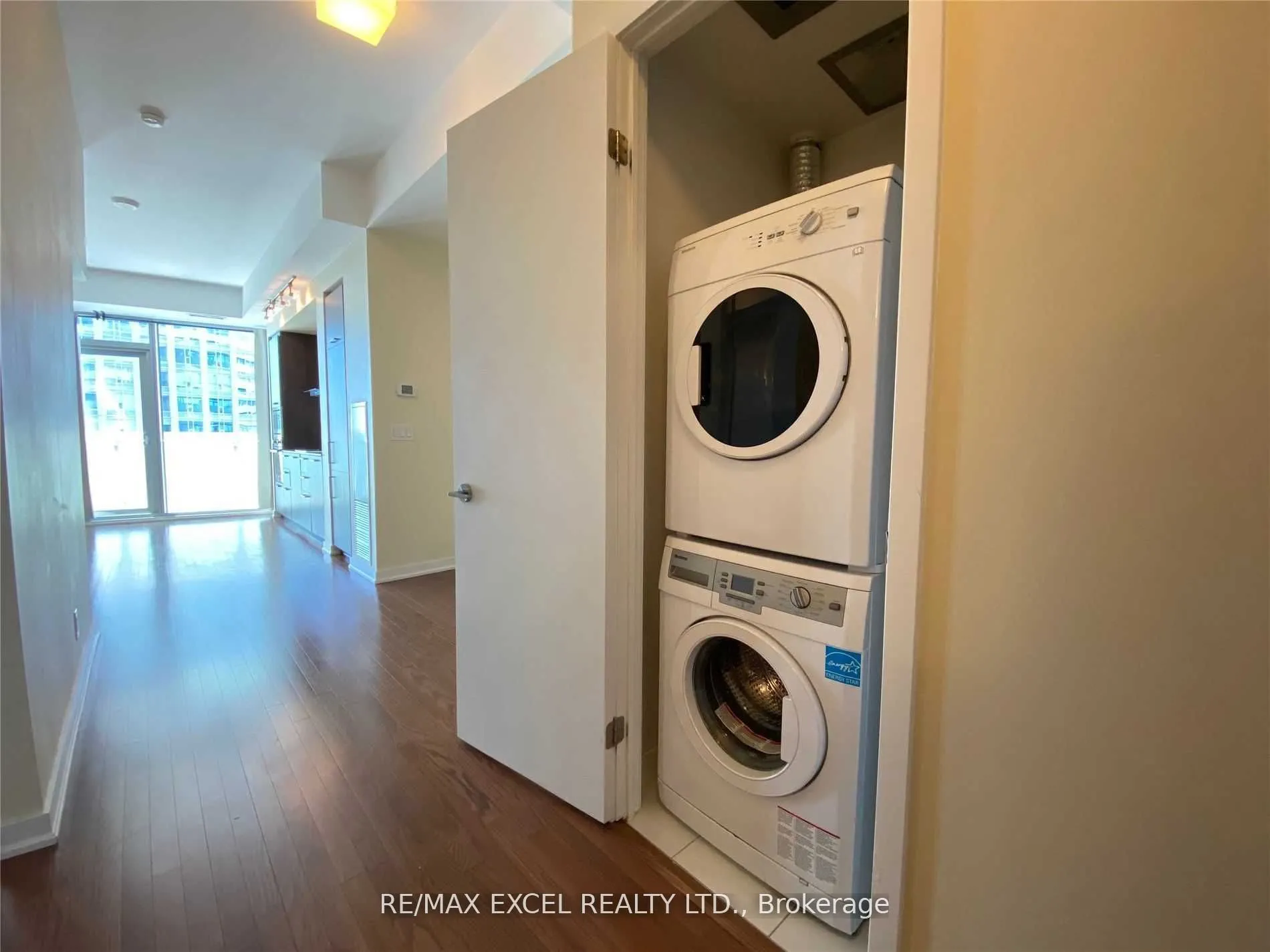 14 York Street #3704