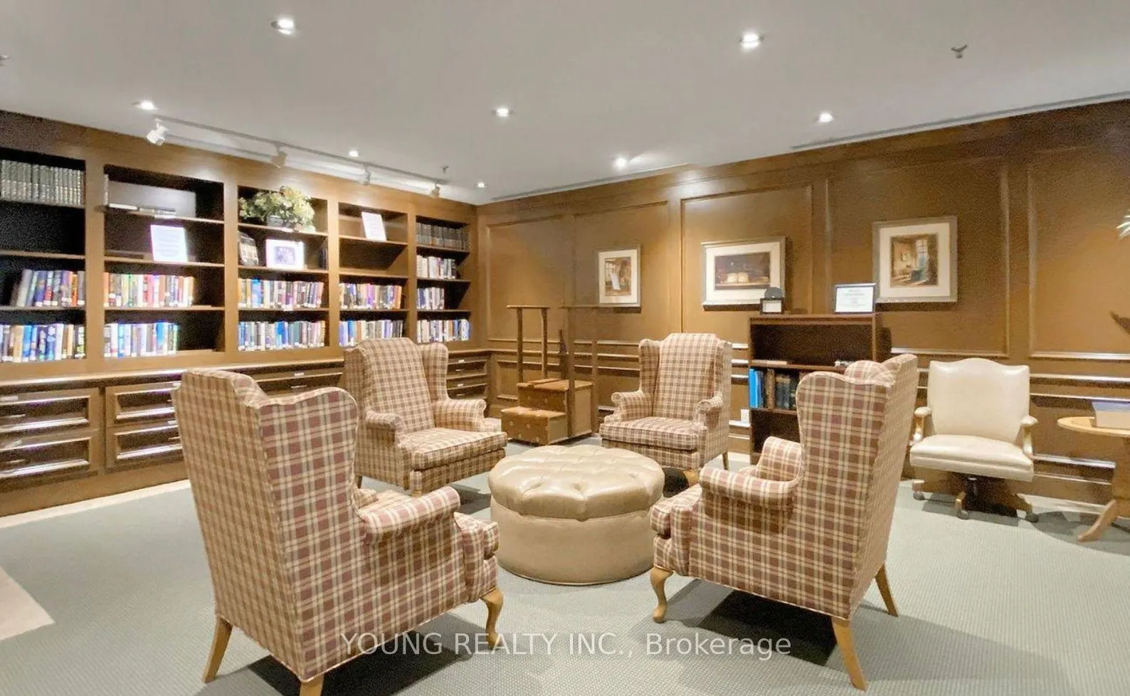 85 Skymark Drive #1001