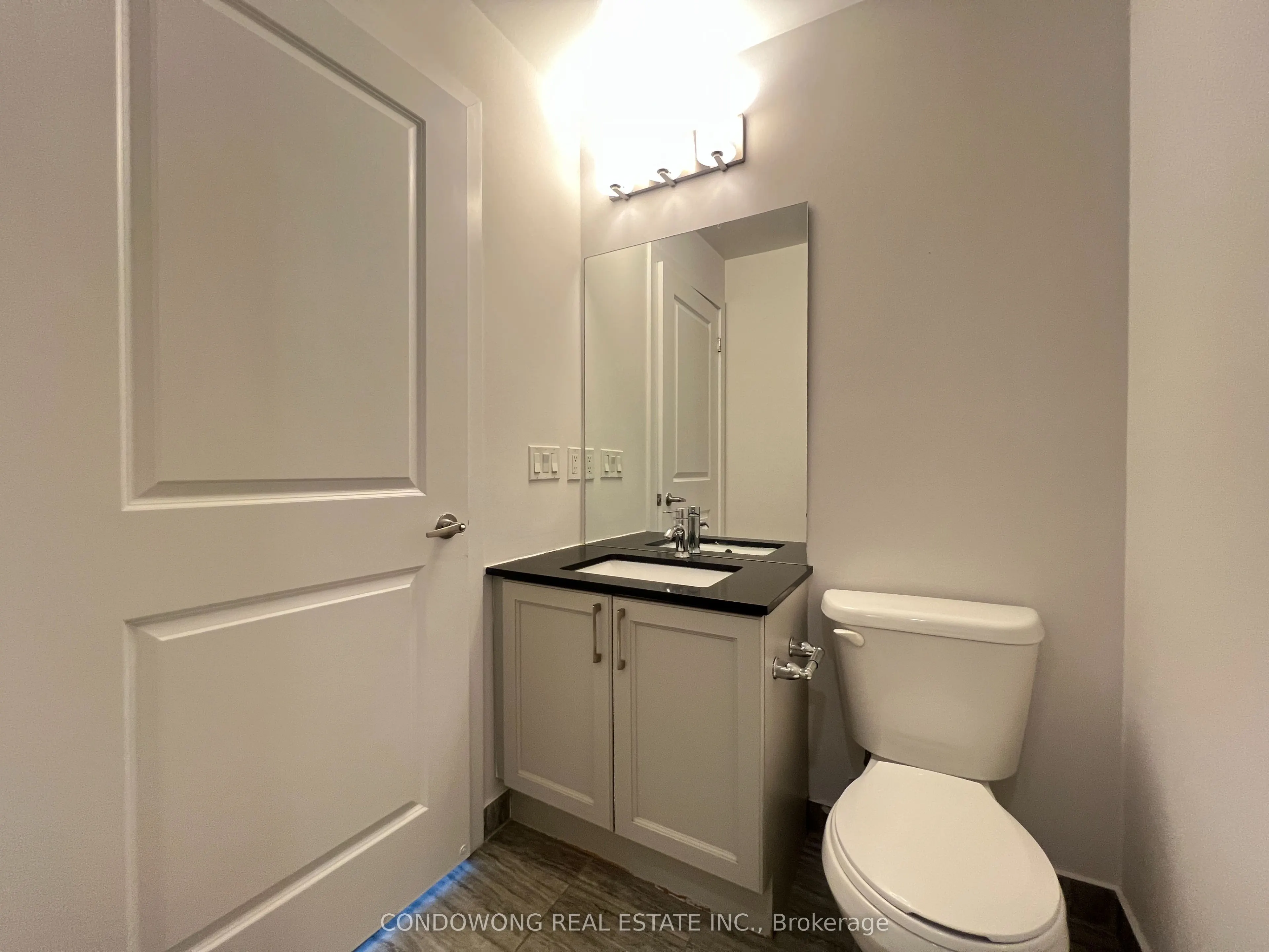 7 Kenaston Gardens #325