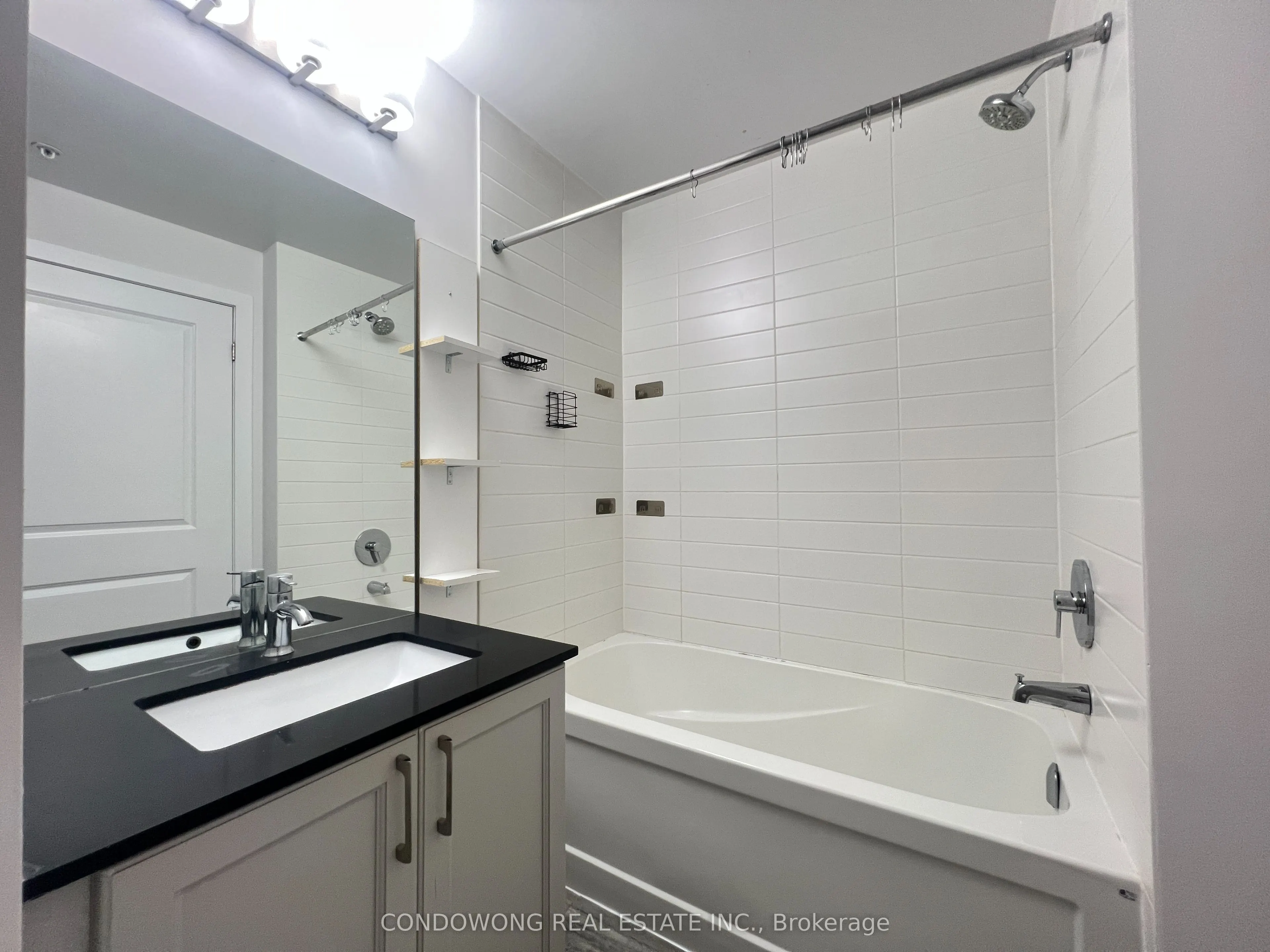 7 Kenaston Gardens #325