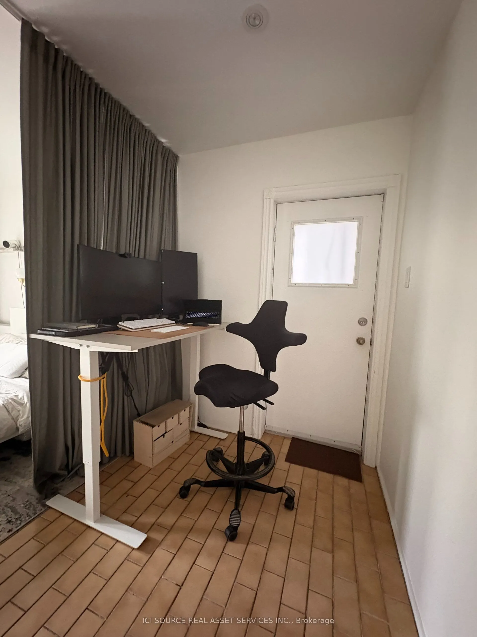 60 Beverley Street #2