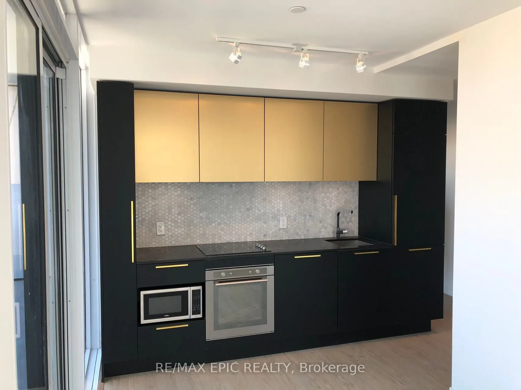 85 Wood Street #811