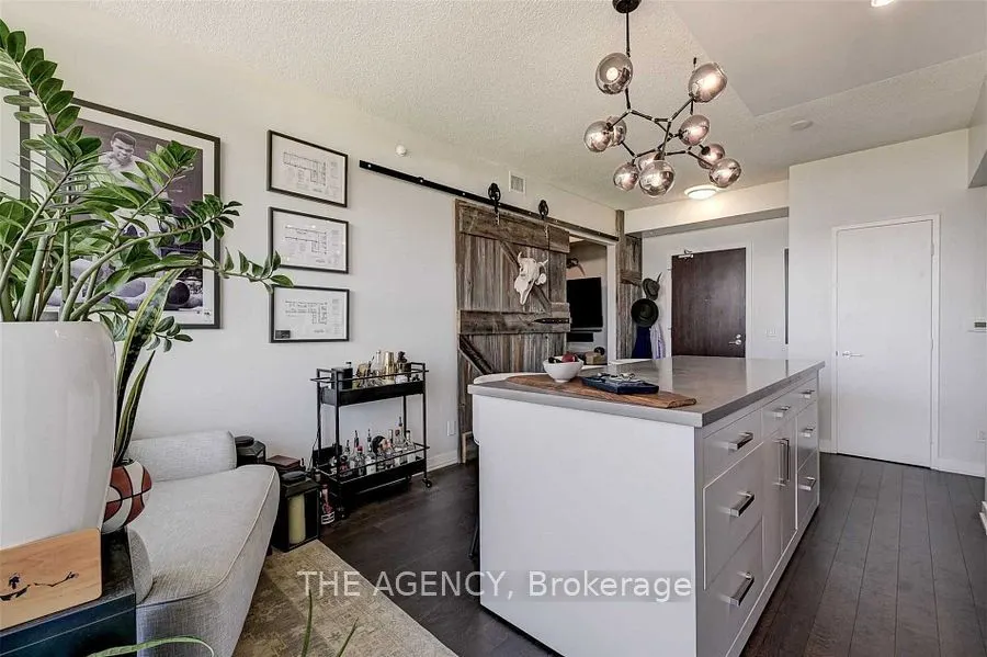 120 Bayview Avenue #N811