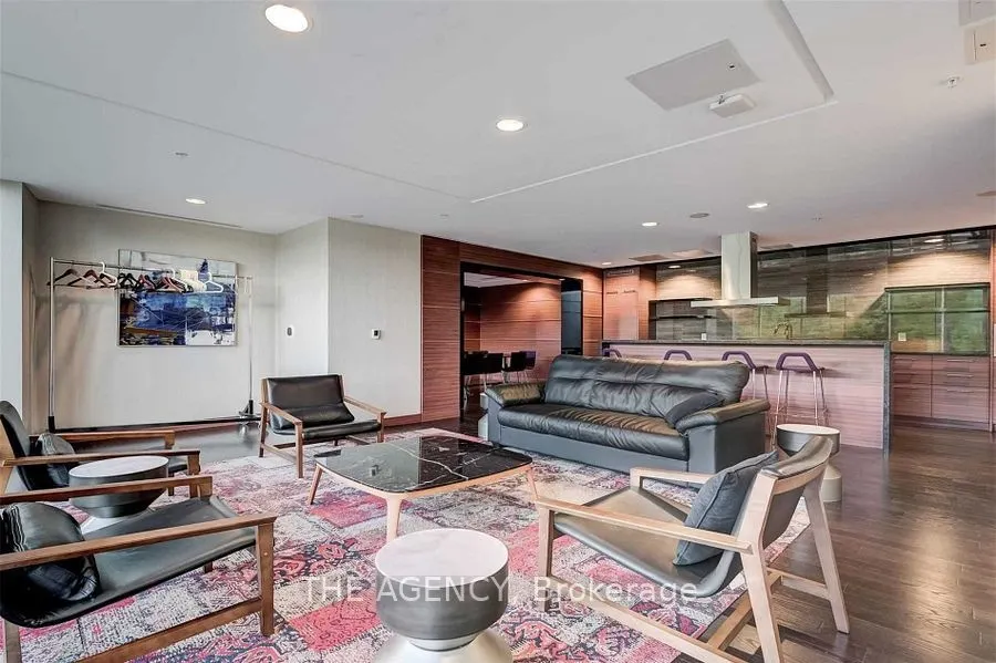 120 Bayview Avenue #N811