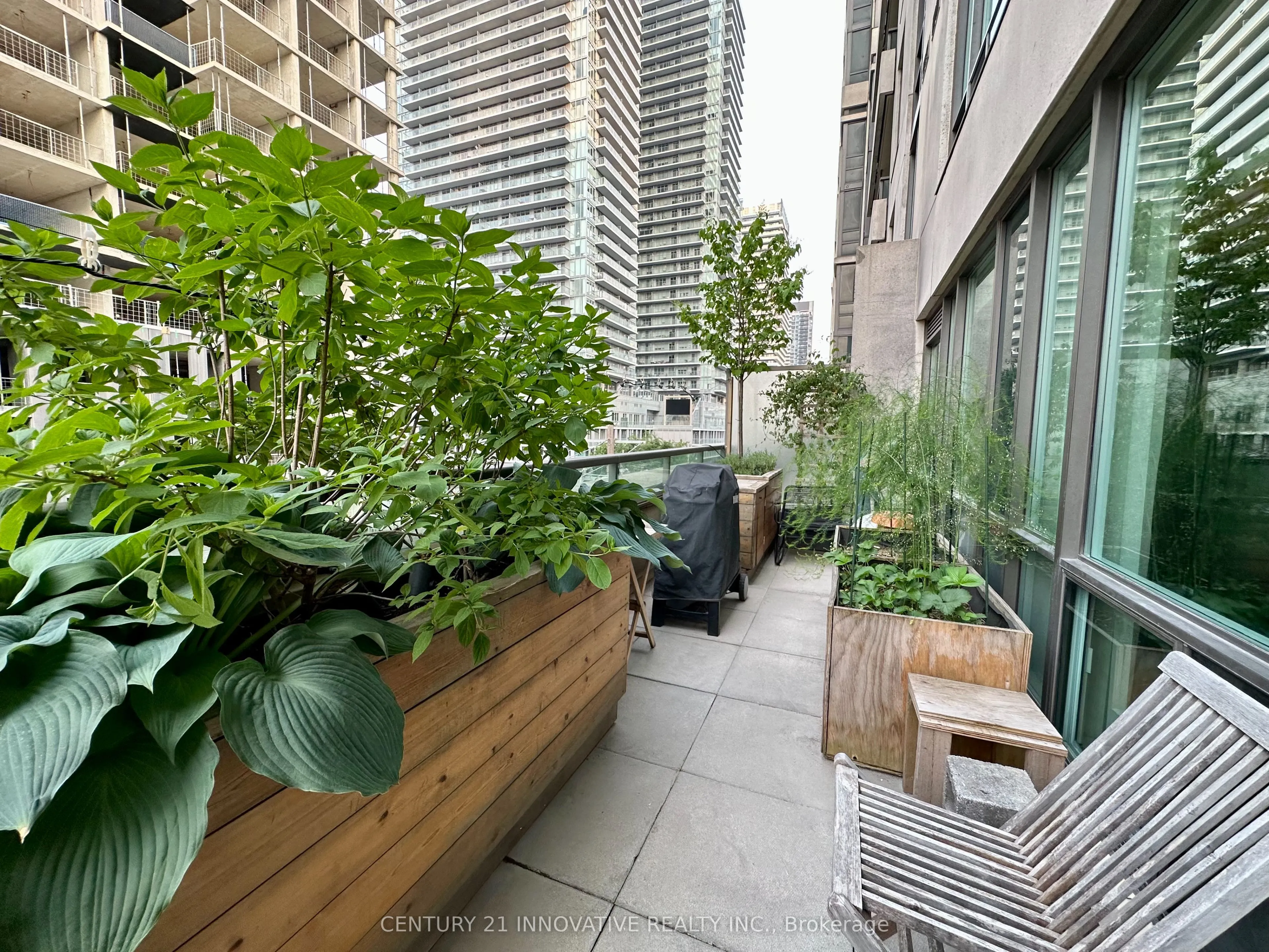 88 Broadway Avenue #405