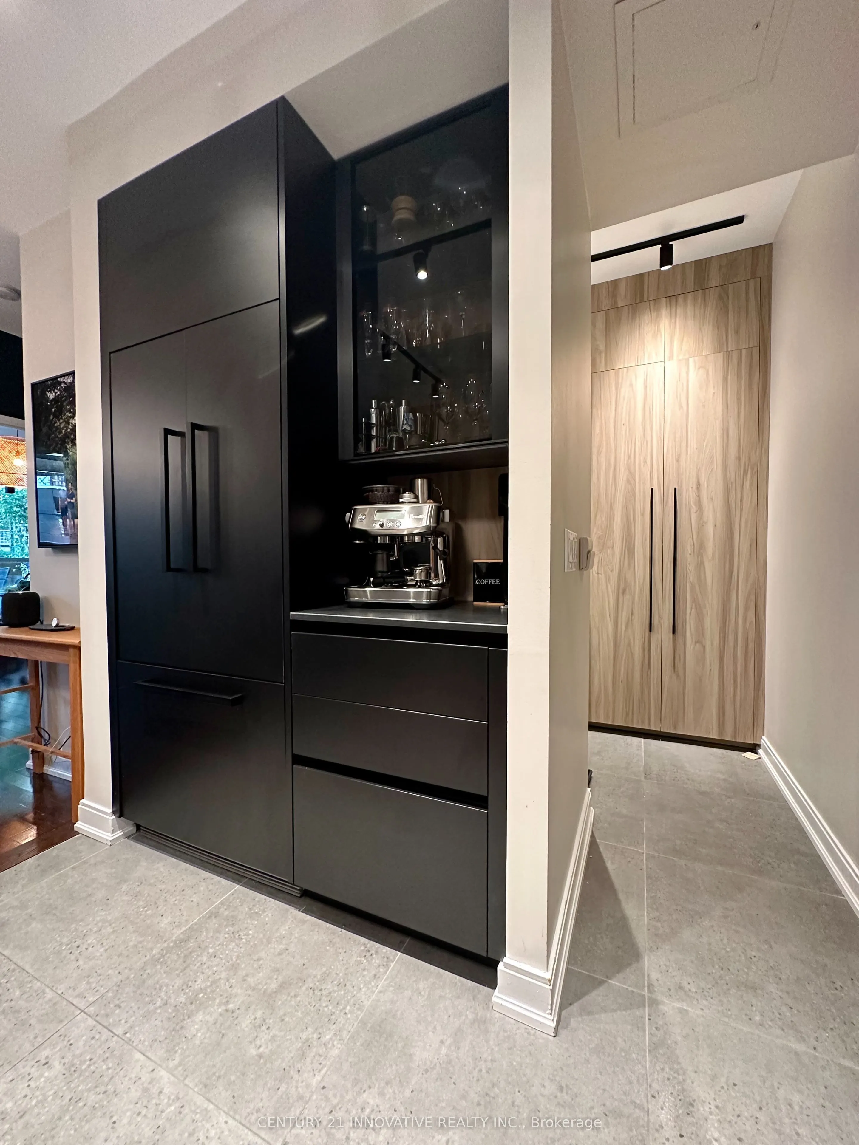 88 Broadway Avenue #405