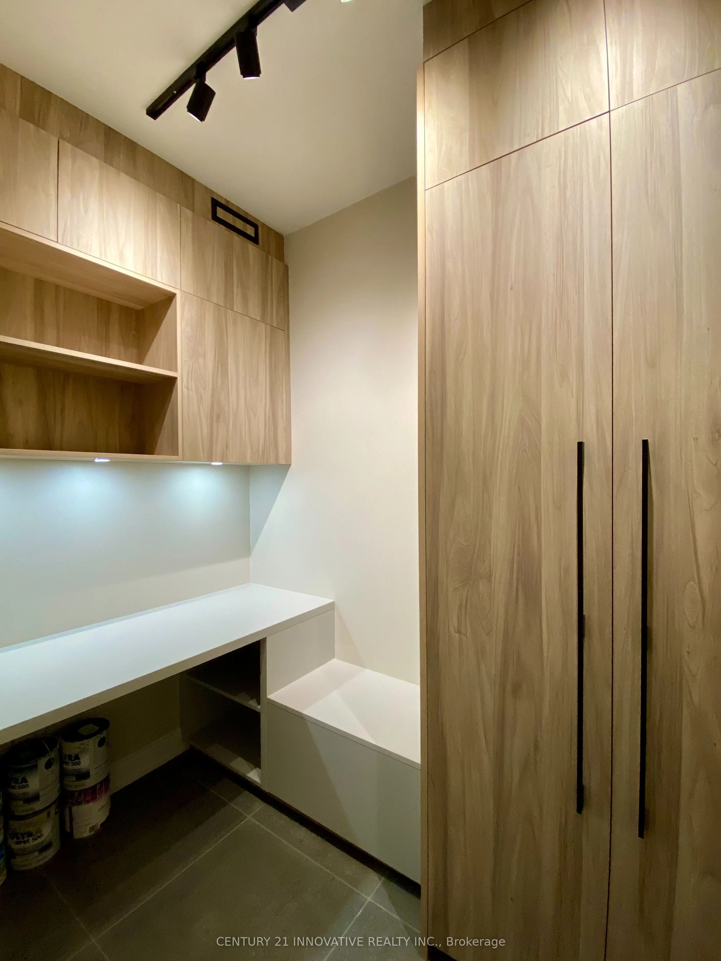 88 Broadway Avenue #405