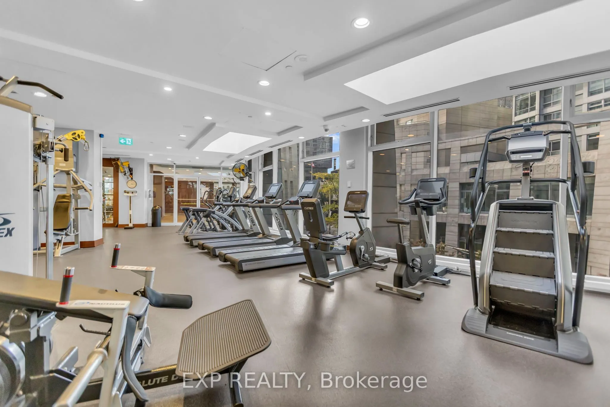 2181 Yonge Street #806