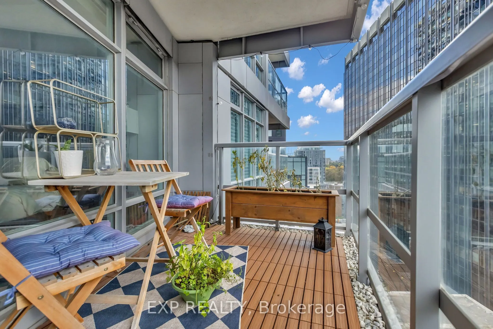 2181 Yonge Street #806