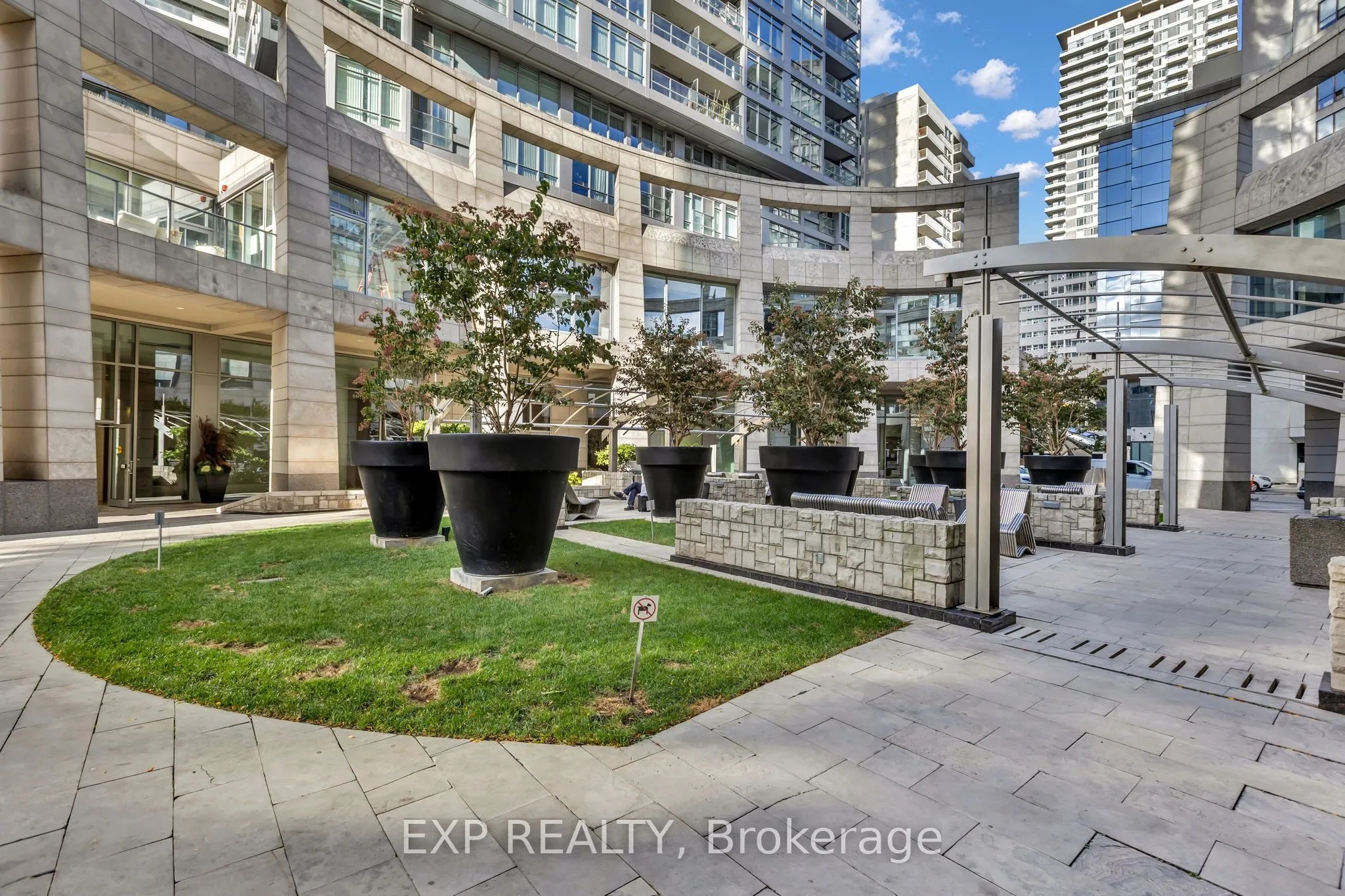 2181 Yonge Street #806