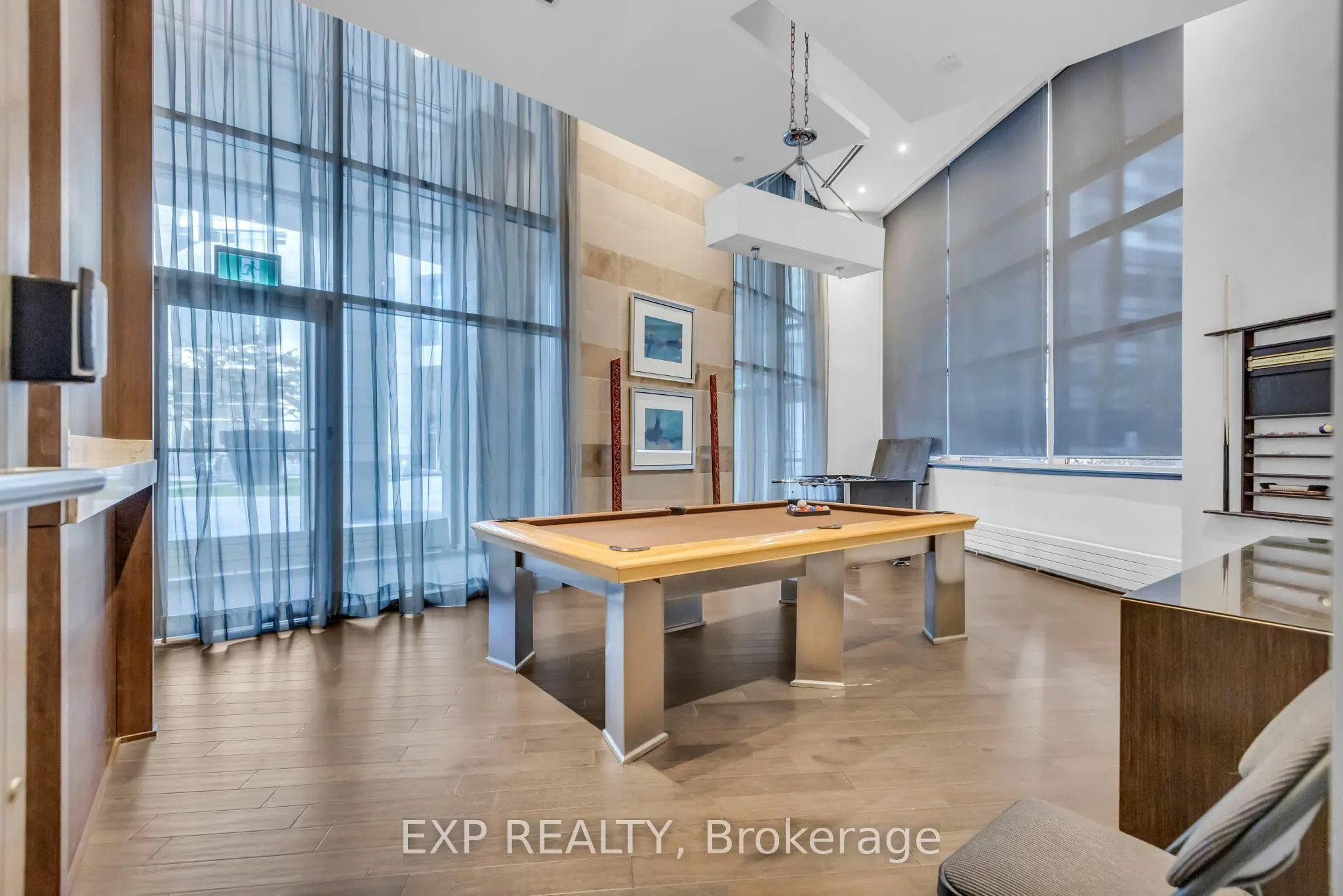 2181 Yonge Street #806