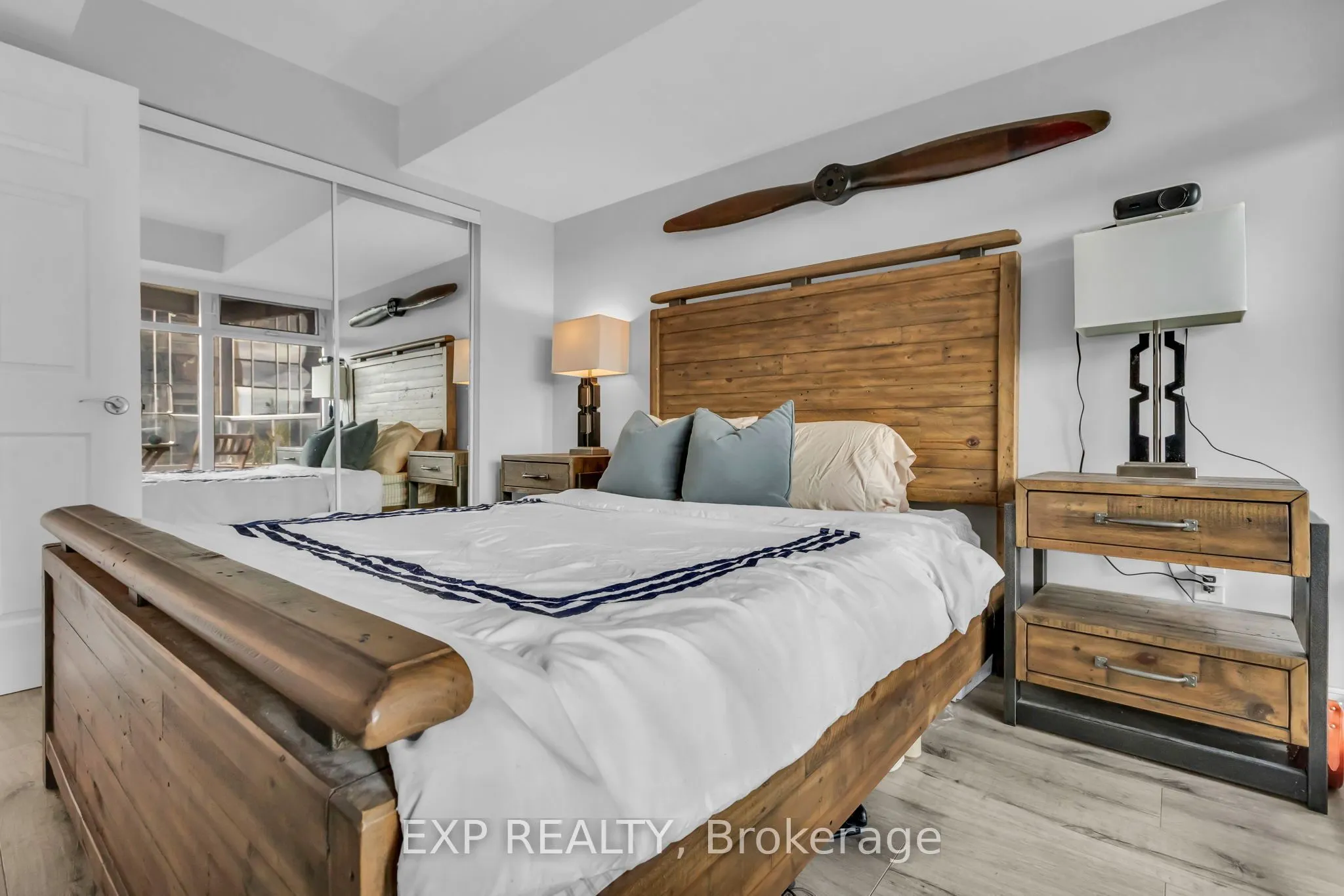 2181 Yonge Street #806