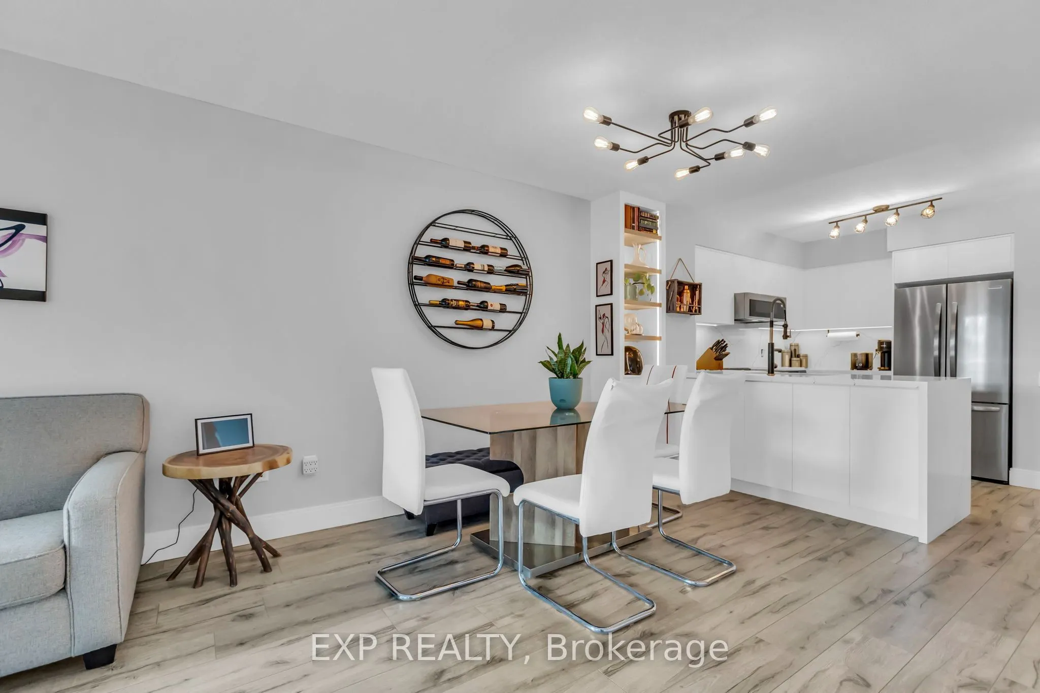 2181 Yonge Street #806