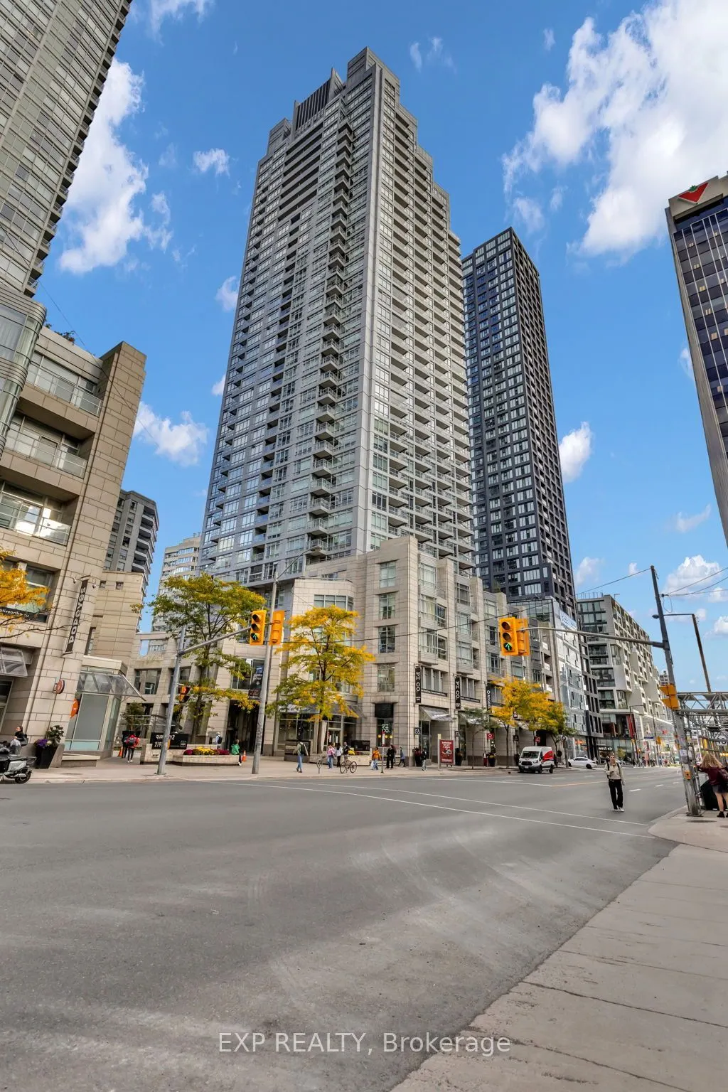 2181 Yonge Street #806